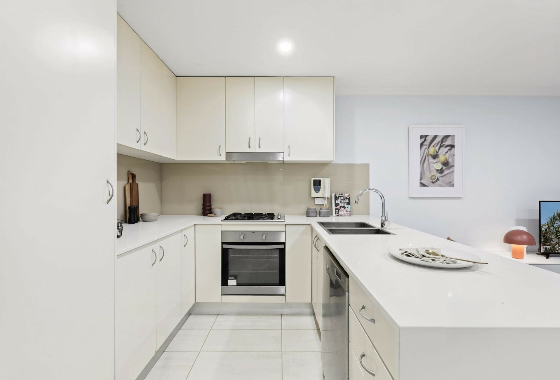 1/51 Gipps Street — photo 3 of 9