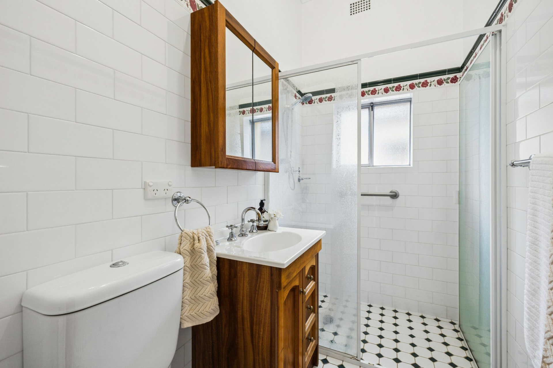 60 Arthur Street — photo 13 of 15