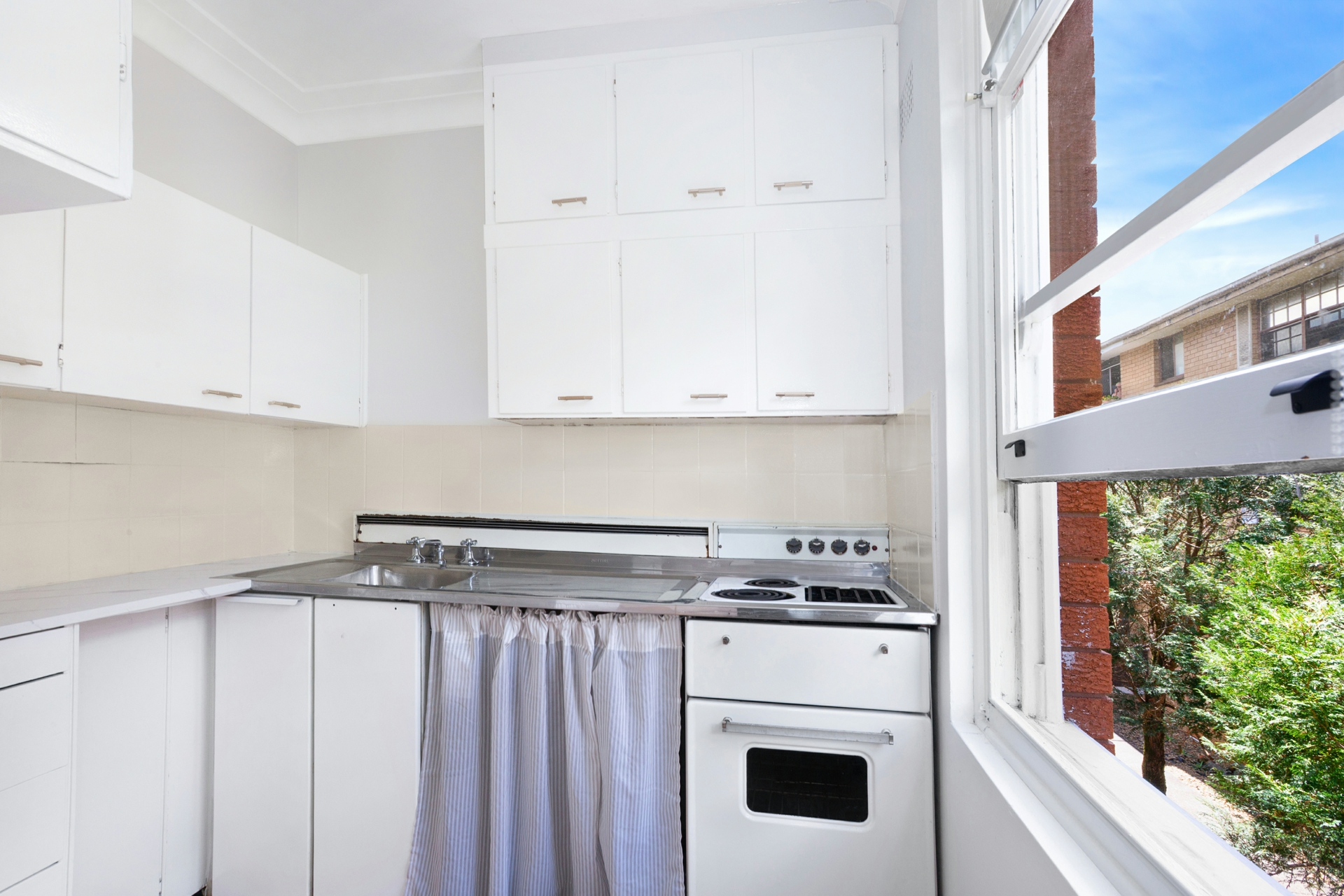13/7 Cecil Street — photo 3 of 4