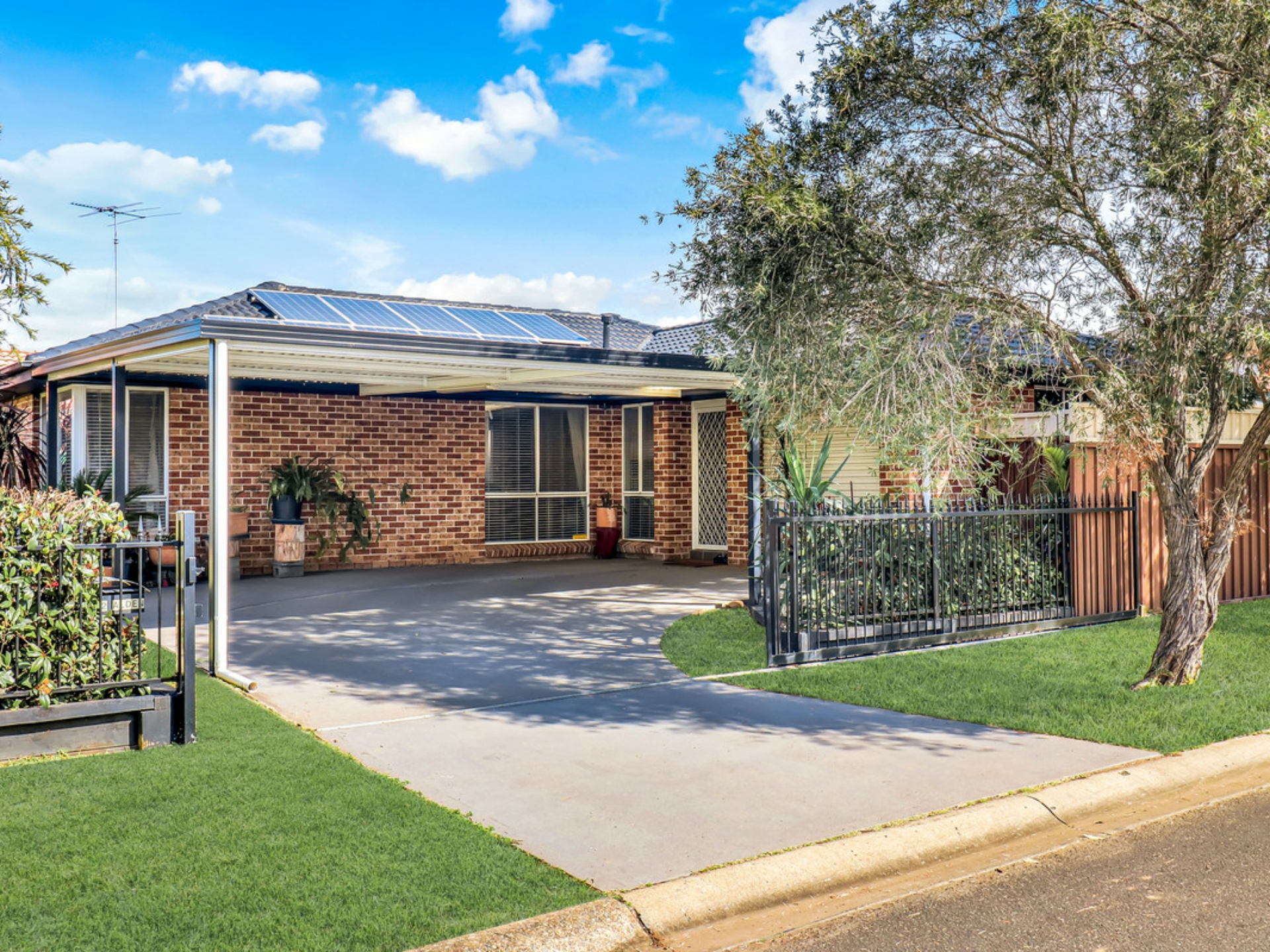 2 Alden Grove Oakhurst NSW
