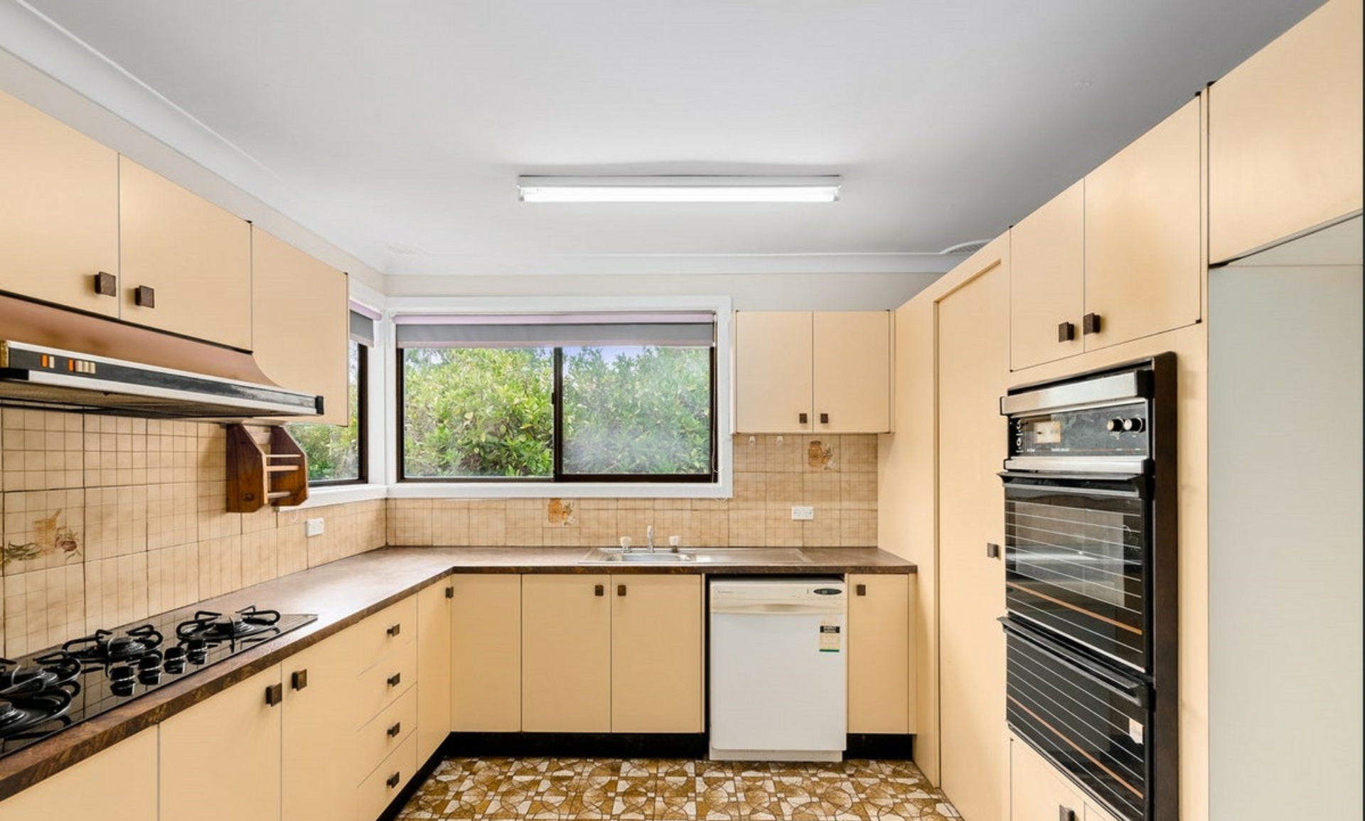 27 Winifred Crescent, BLACKTOWN