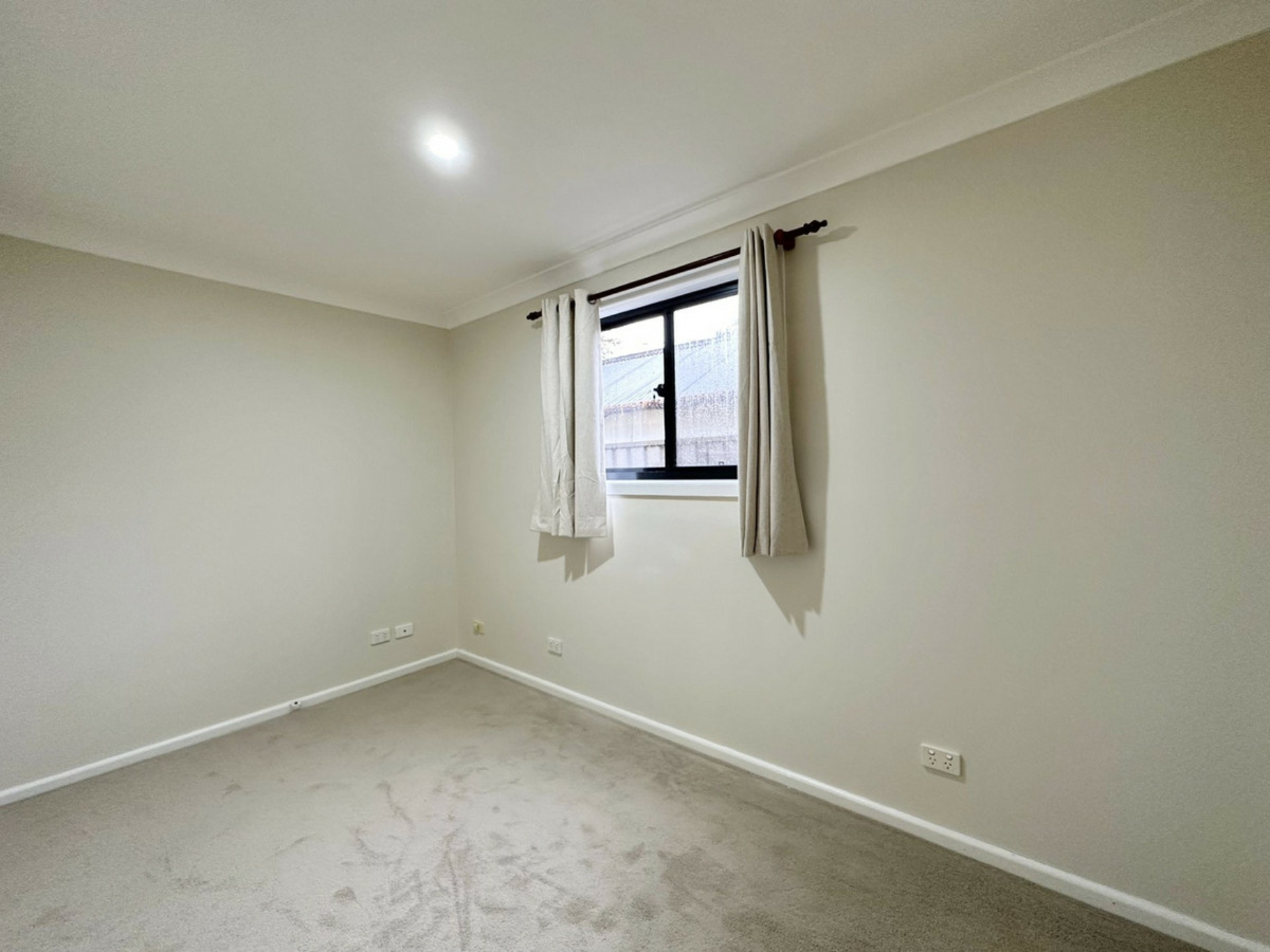 27A Winifred Crescent, BLACKTOWN