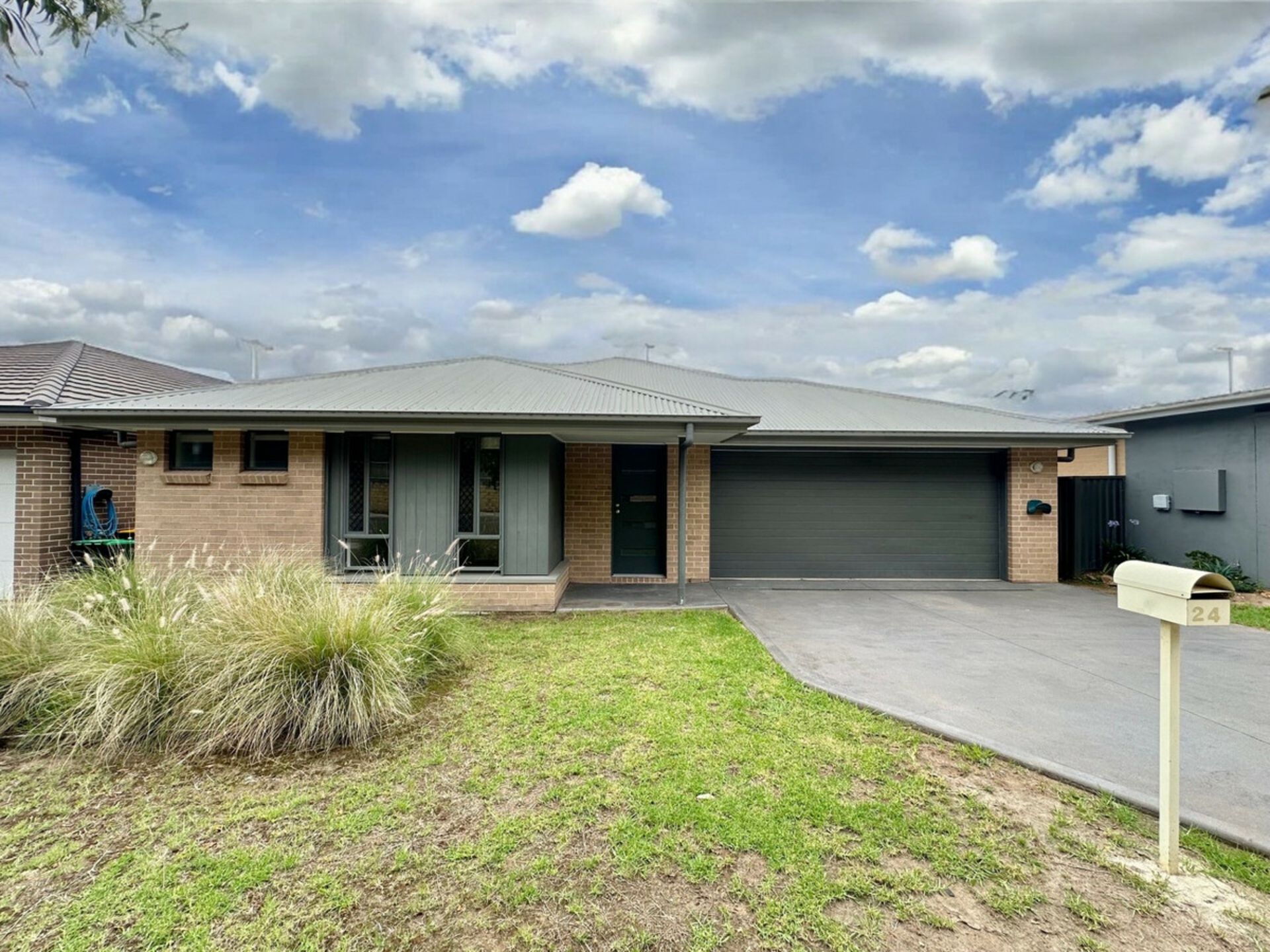 24 Bluestone Drive, GLENMORE PARK