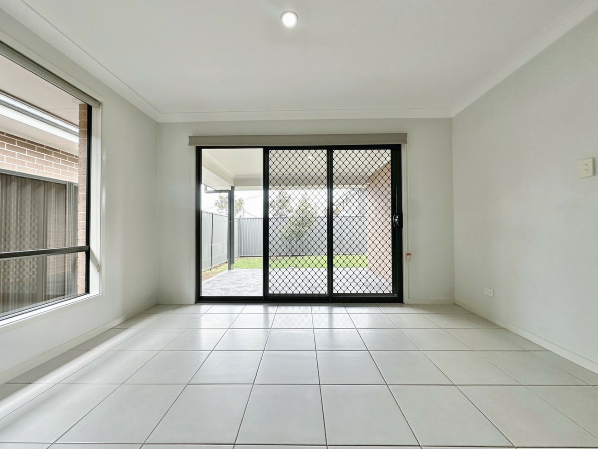 24 Bluestone Drive, GLENMORE PARK