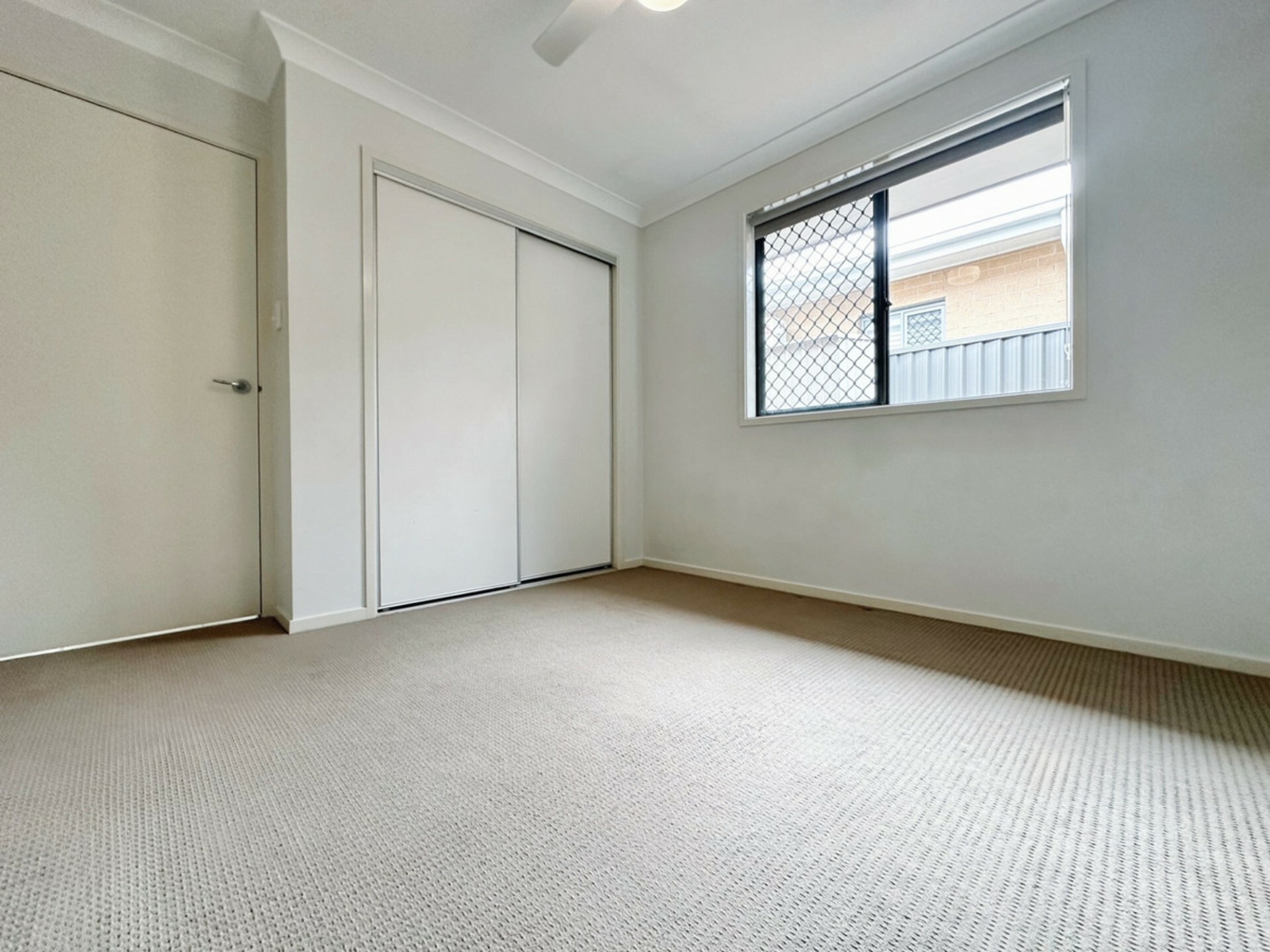 24 Bluestone Drive, GLENMORE PARK