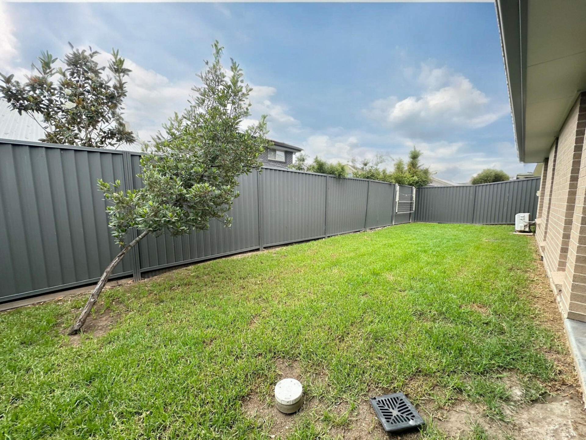 24 Bluestone Drive, GLENMORE PARK