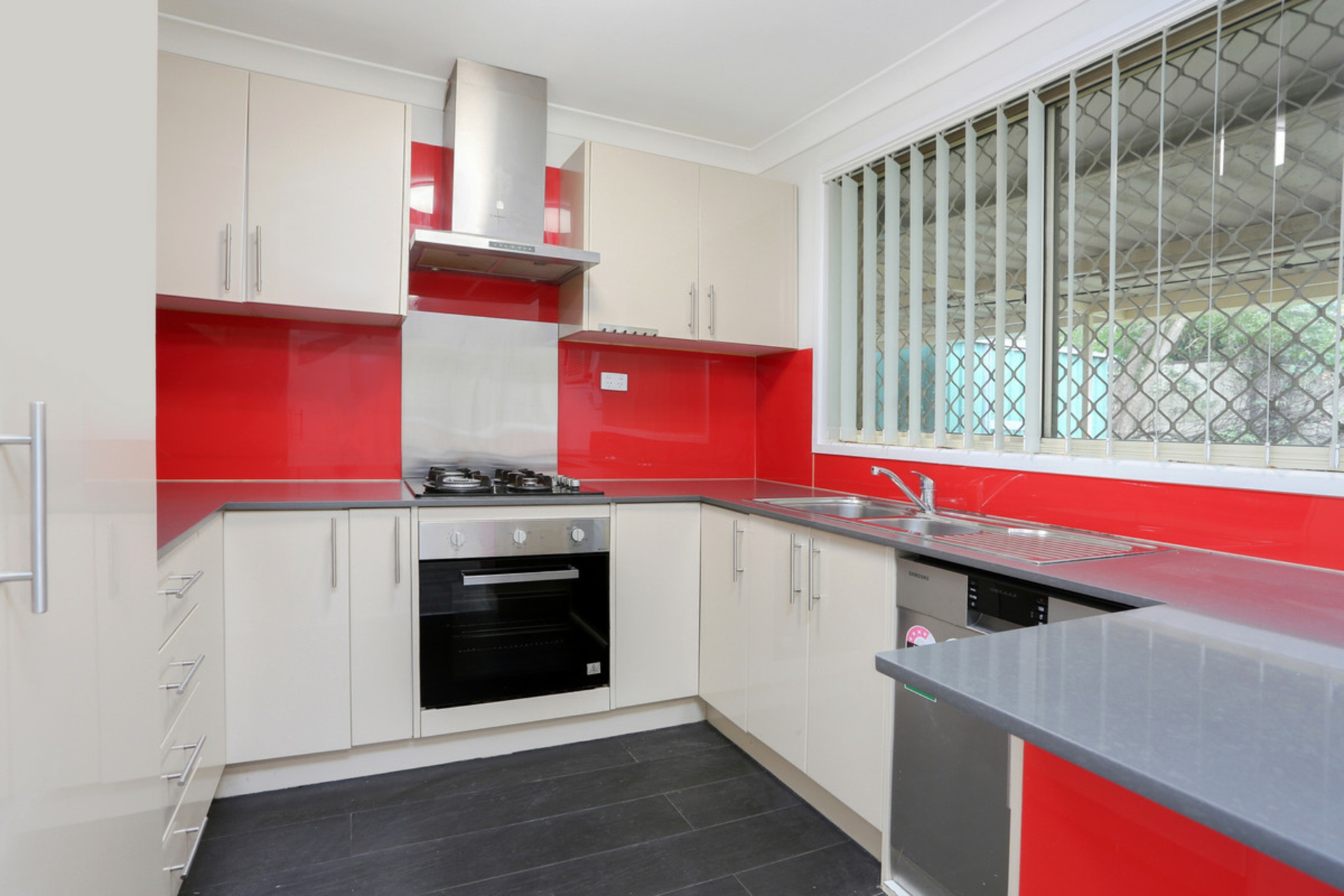 8 Wyandotte Place, SEVEN HILLS