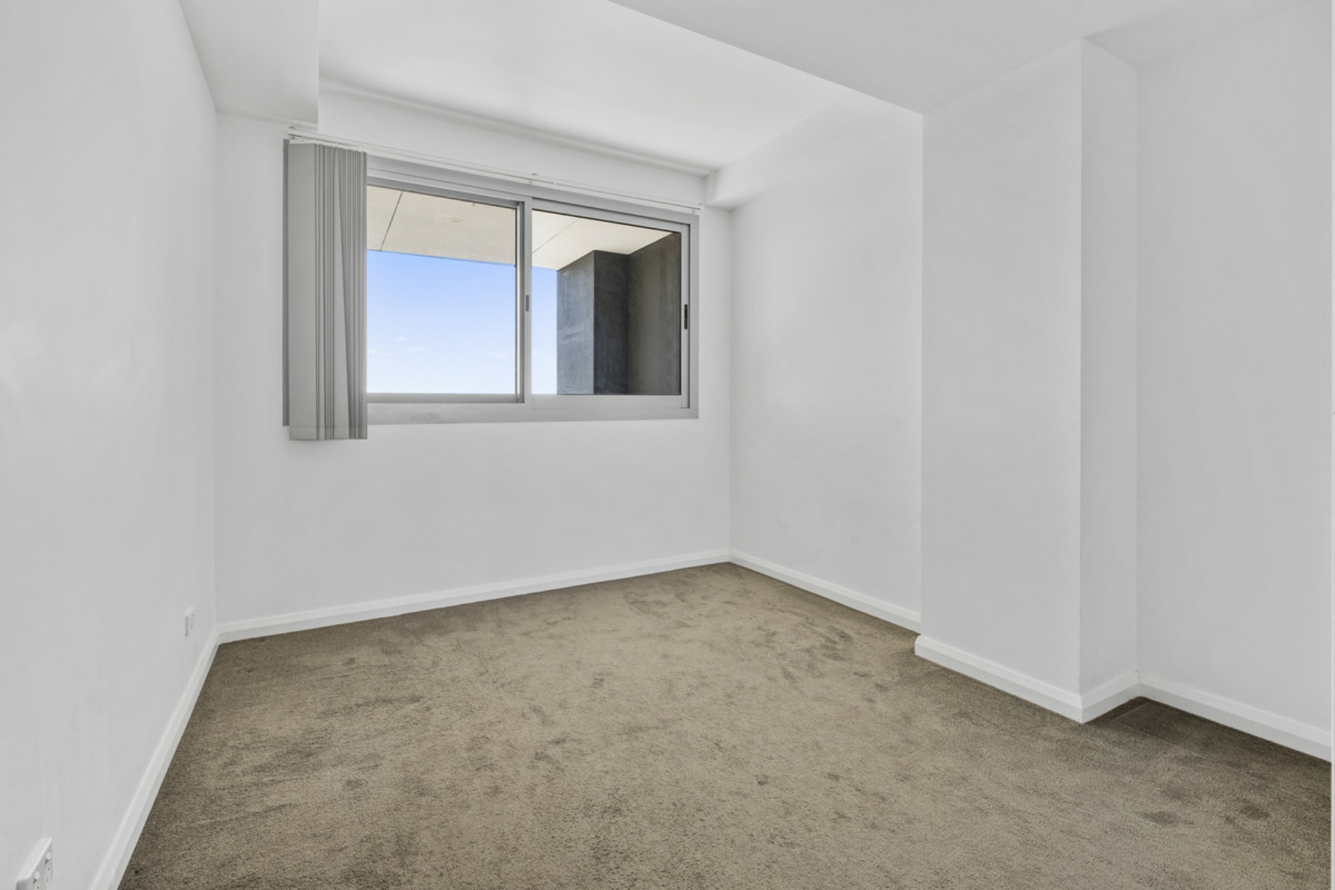 1805/5 Second Avenue — photo 4 of 10
