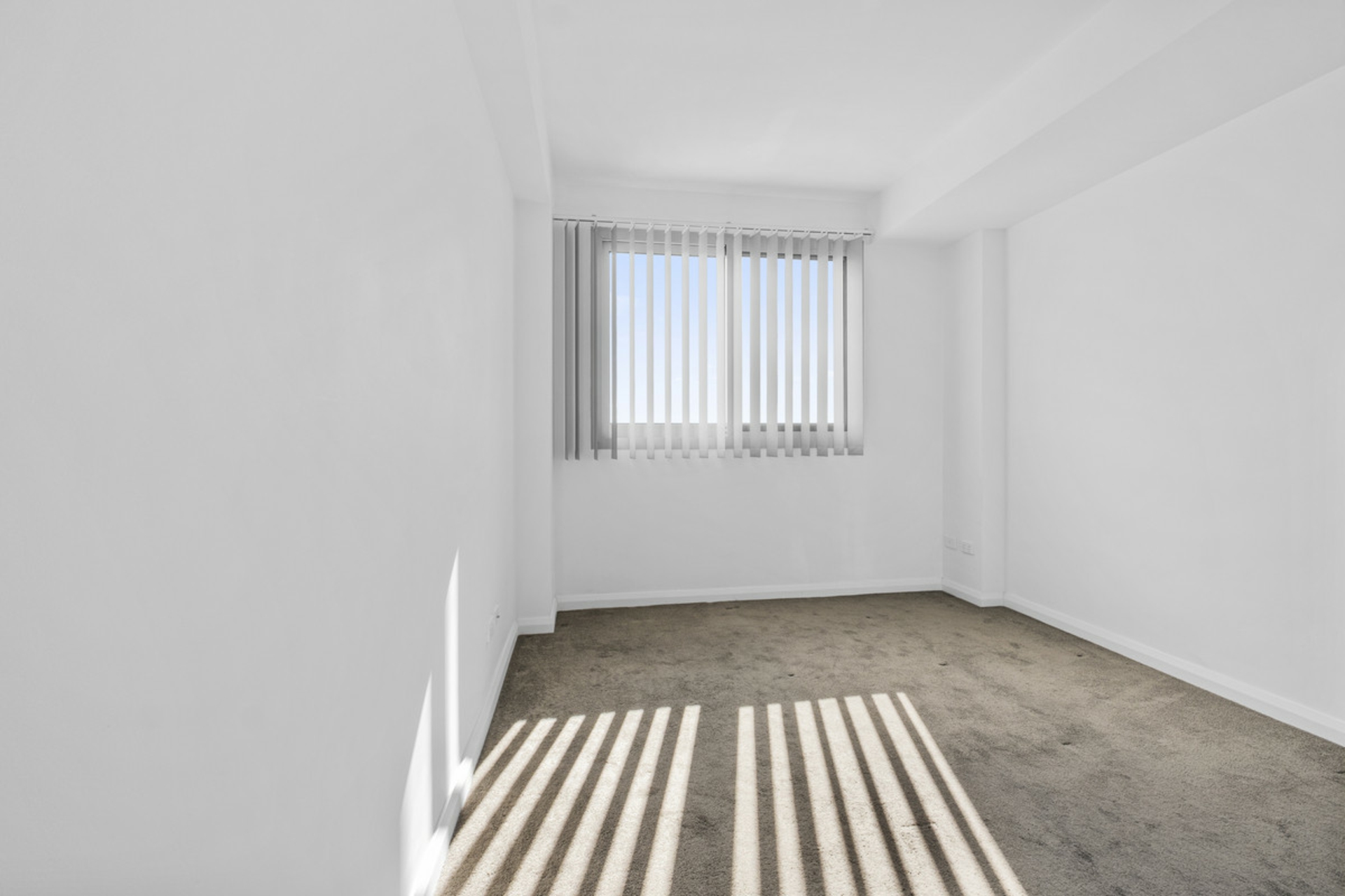1805/5 Second Avenue — photo 5 of 10