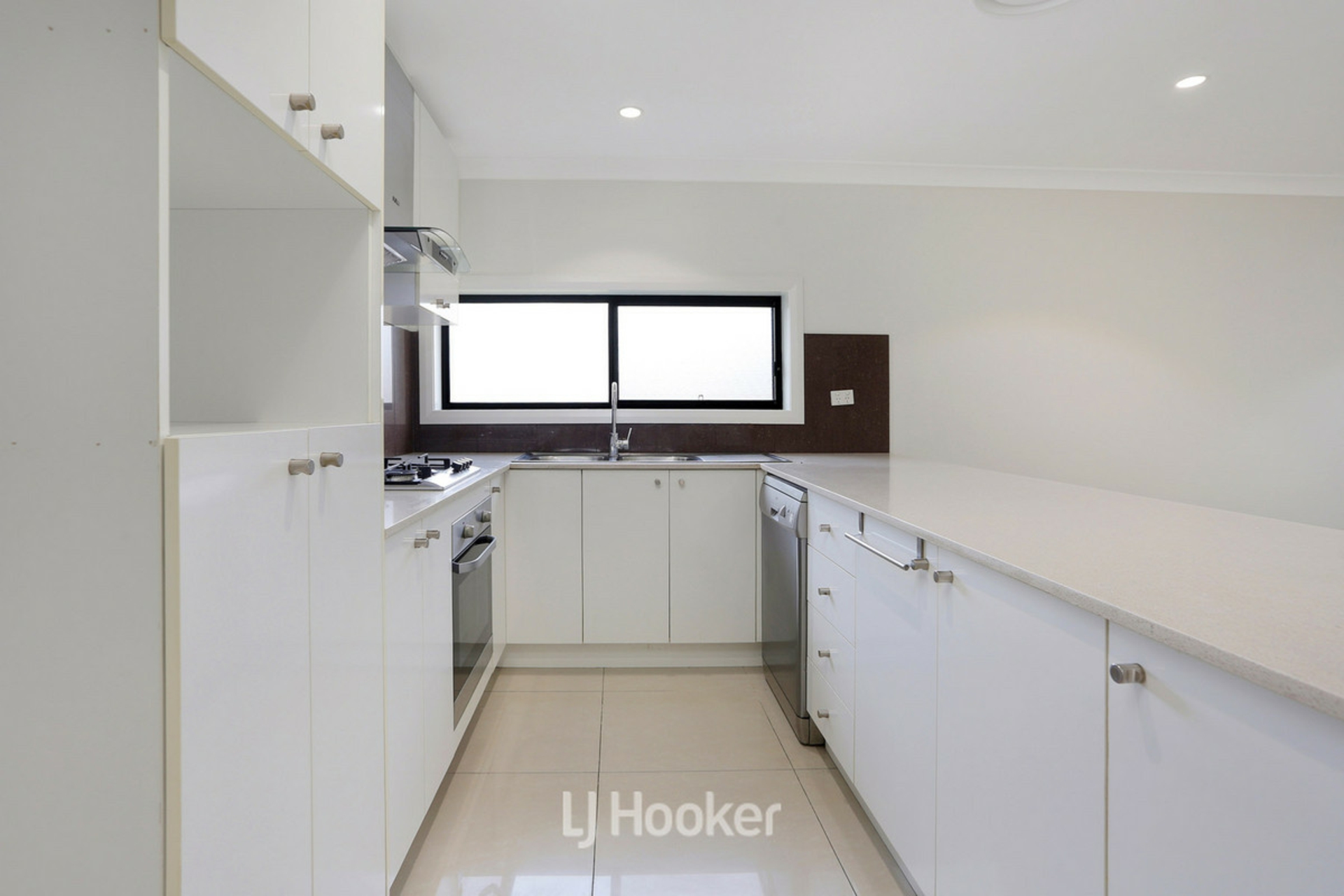 20/37 Shedworth Street — photo 4 of 16