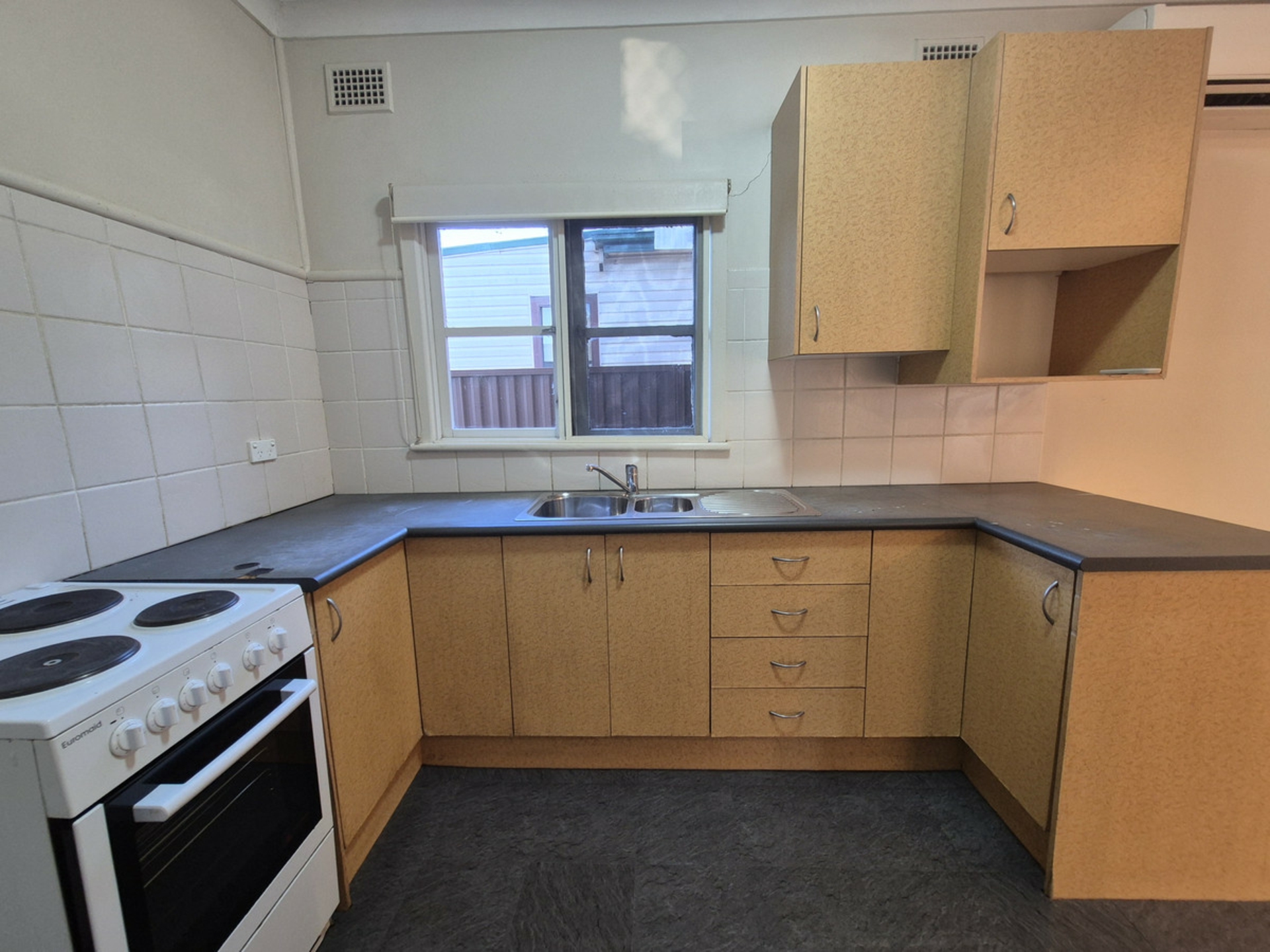 13 Woodside Avenue — photo 3 of 8