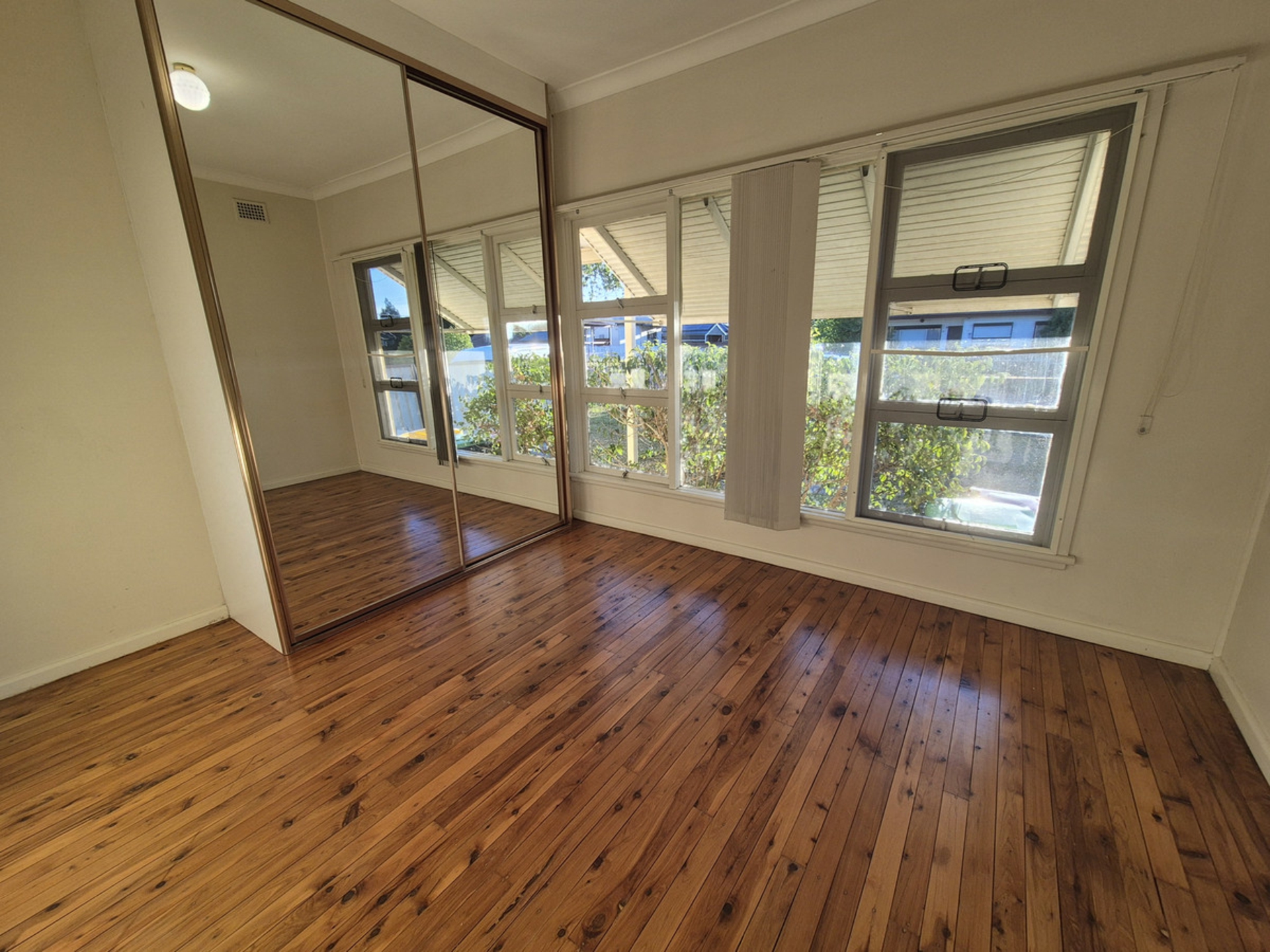 13 Woodside Avenue — photo 5 of 8