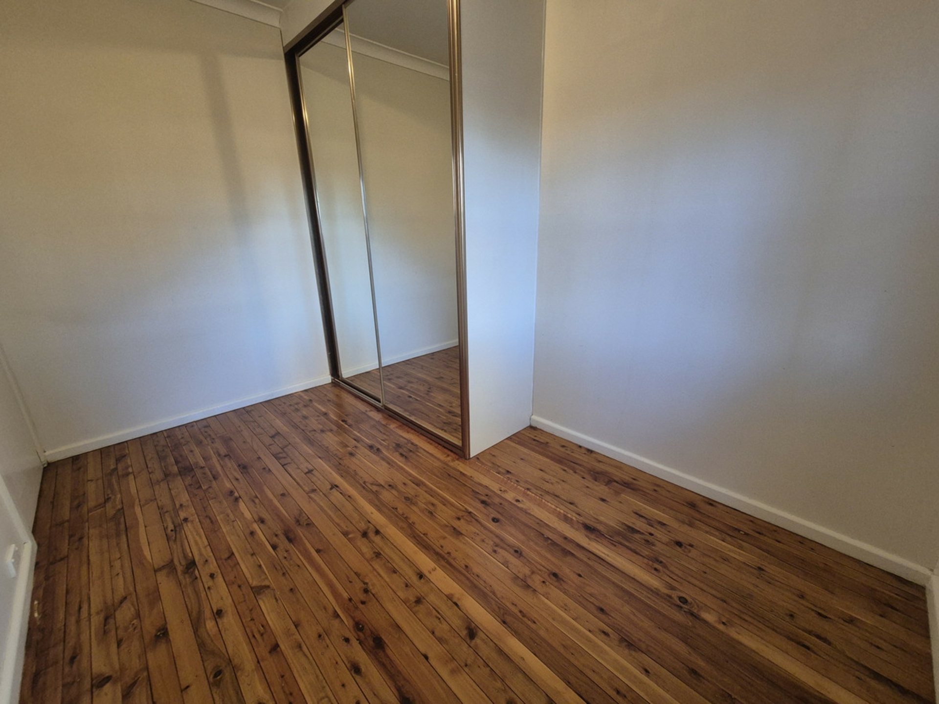 13 Woodside Avenue — photo 7 of 8
