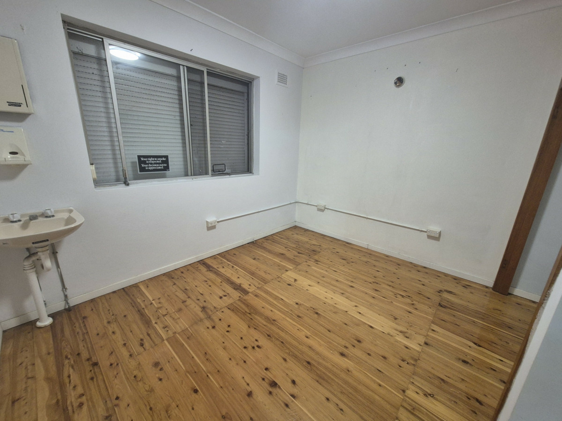 36 Craiglea Street — photo 11 of 14