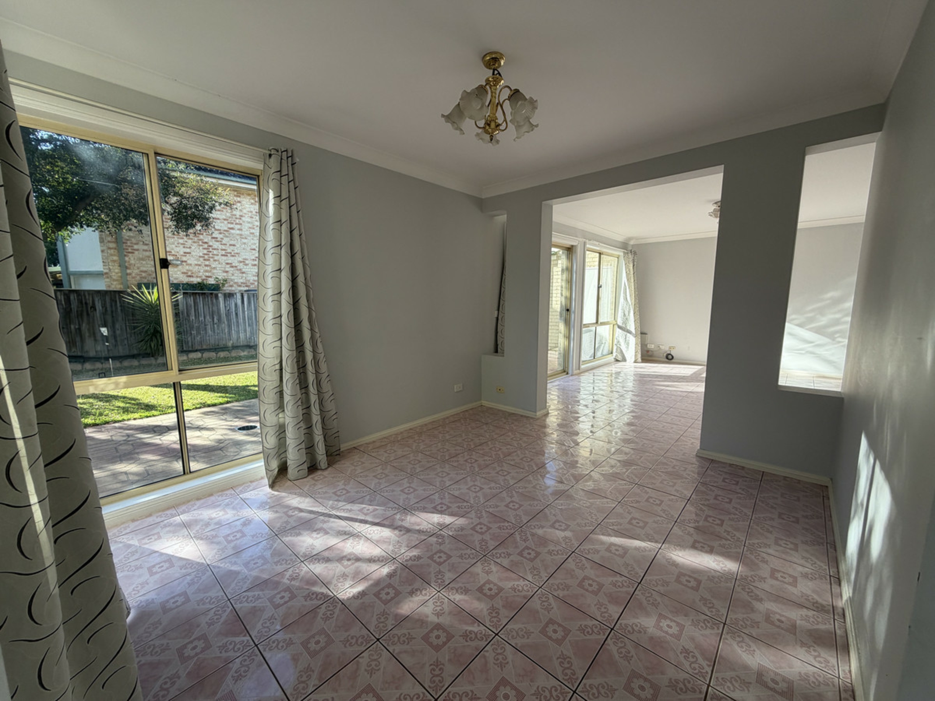17 Burrinjuck Drive — photo 7 of 18
