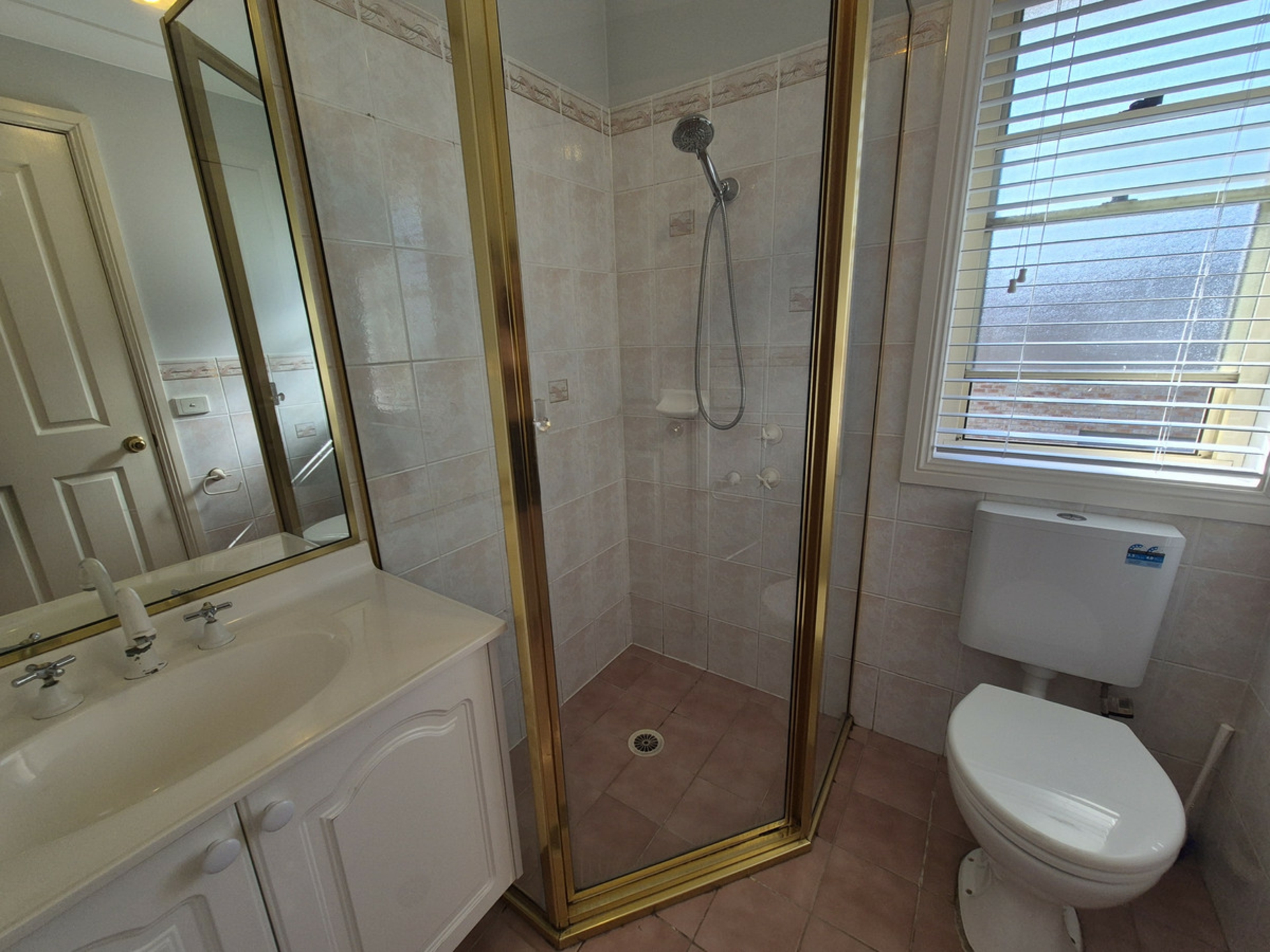 17 Burrinjuck Drive — photo 12 of 18