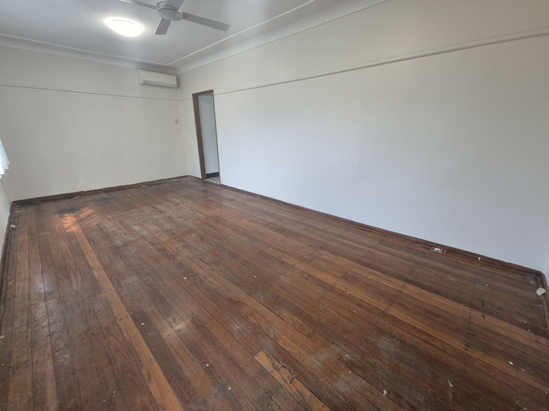20 Cartwright Crescent — photo 3 of 11