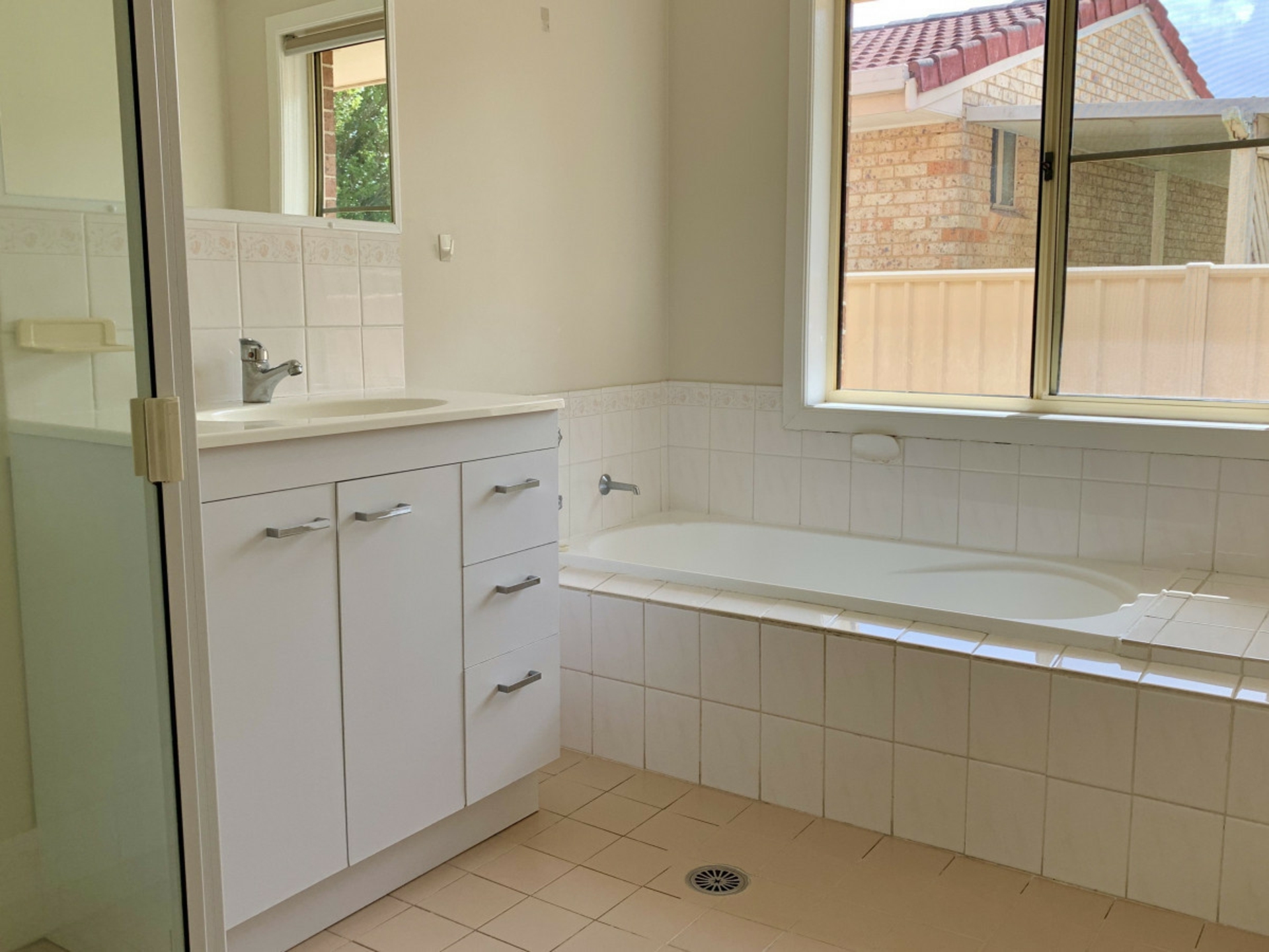 2/10 Melaleuca Drive, YAMBA