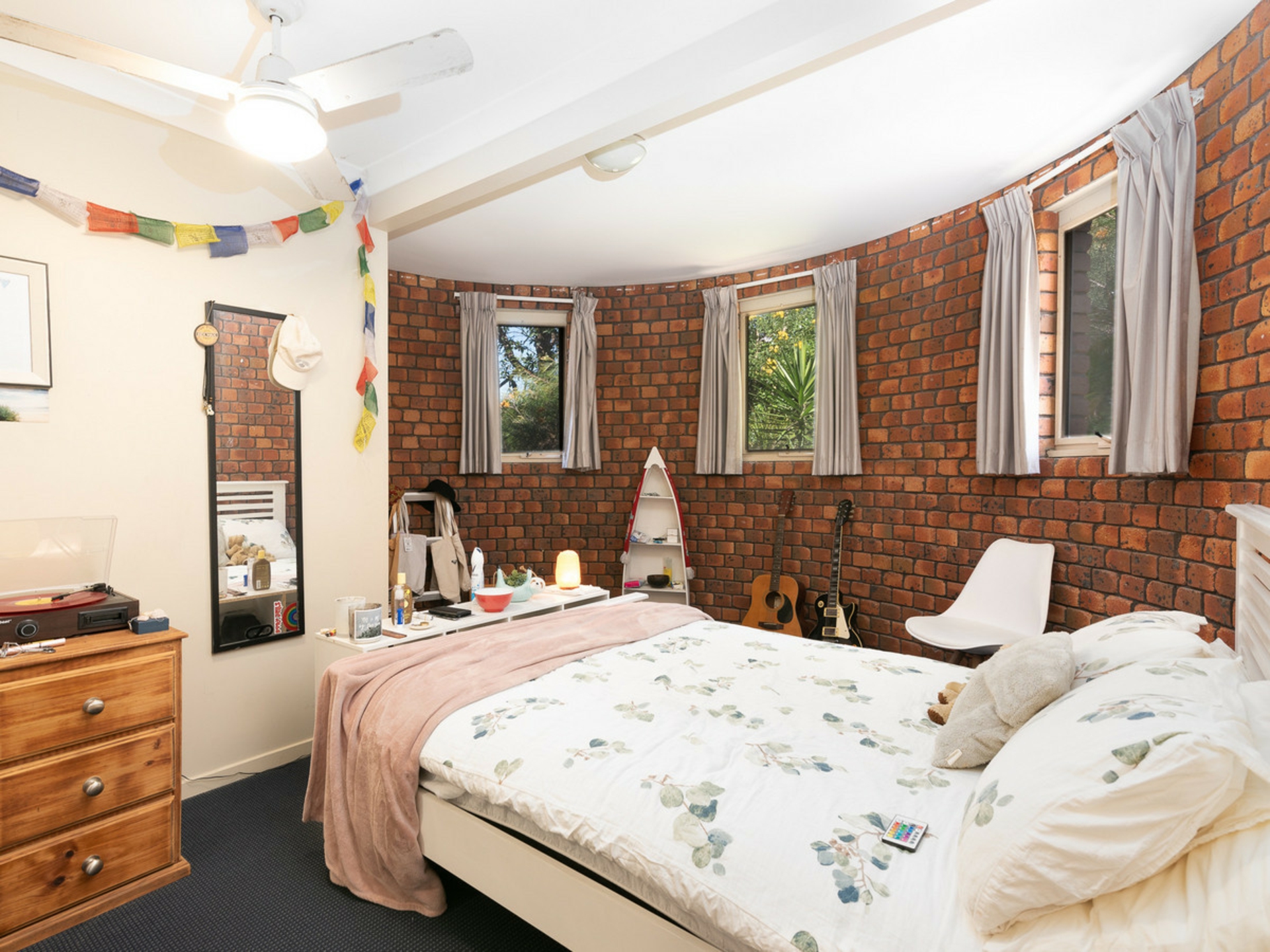 2/4 Bay Street, ANGOURIE