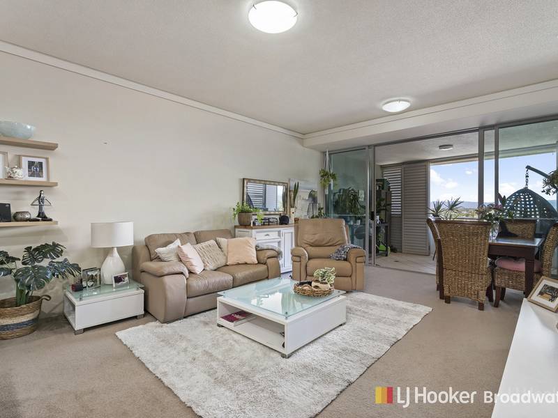 1007/360 Marine Parade, LABRADOR