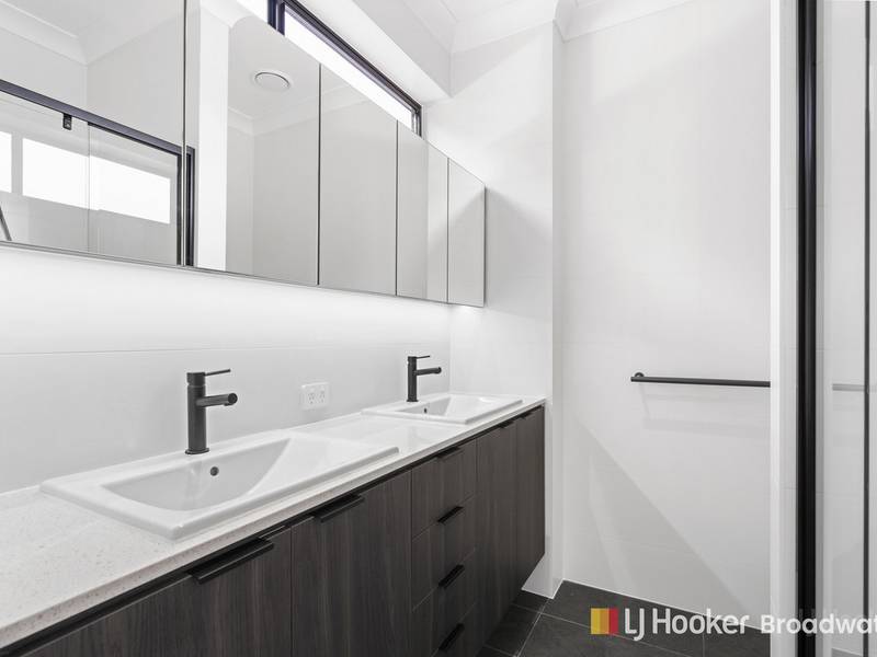 5/10 Central Street, LABRADOR