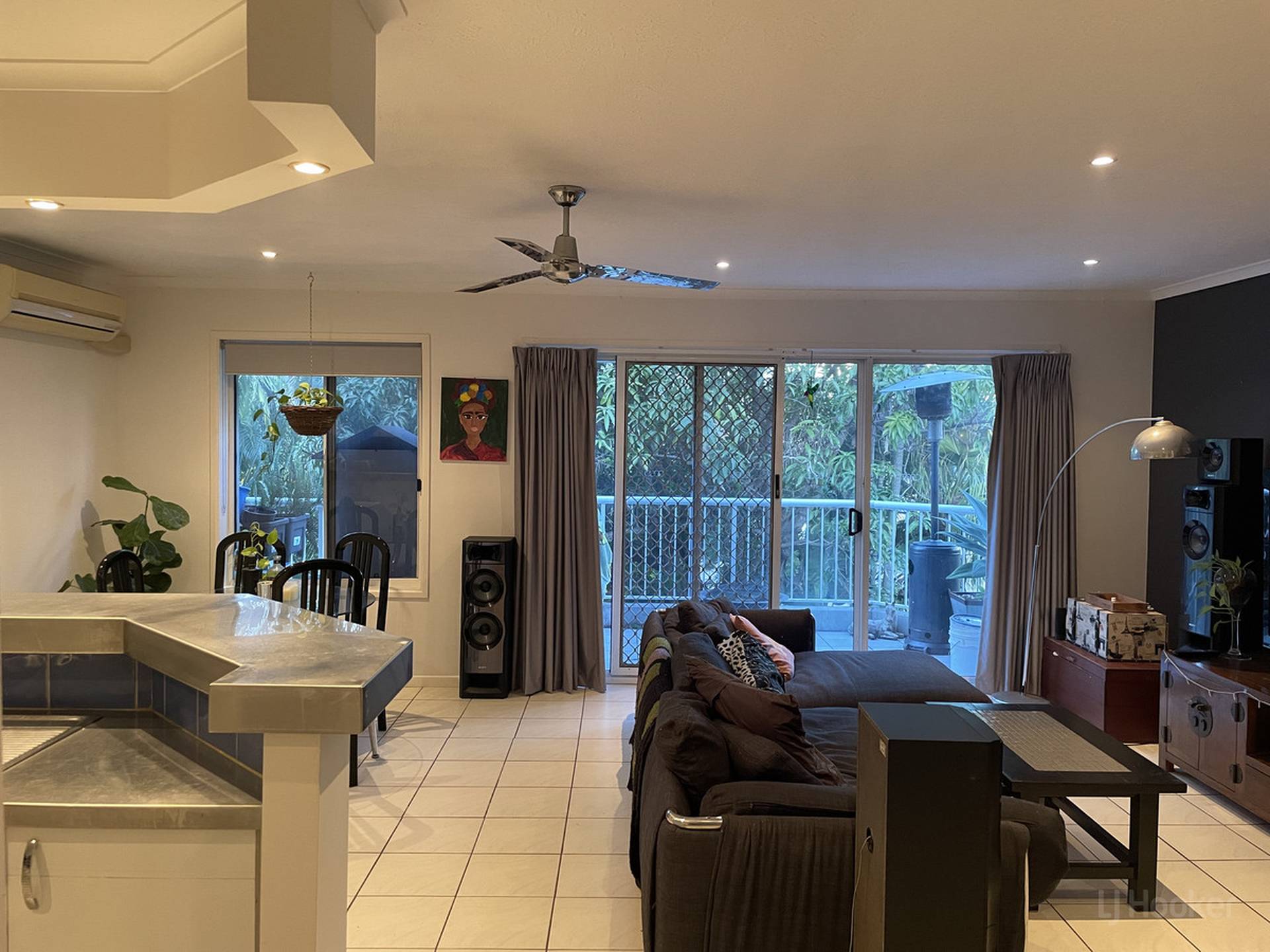 10/4 Madang Crescent, RUNAWAY BAY