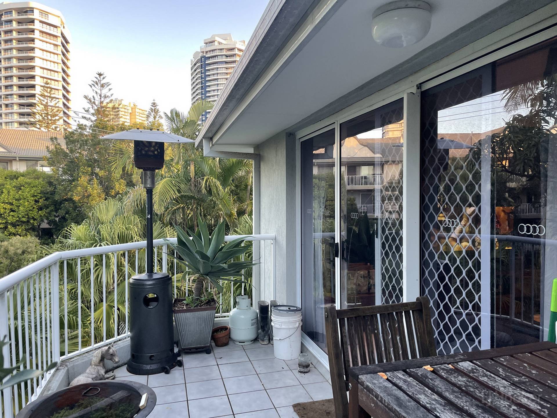 10/4 Madang Crescent, RUNAWAY BAY