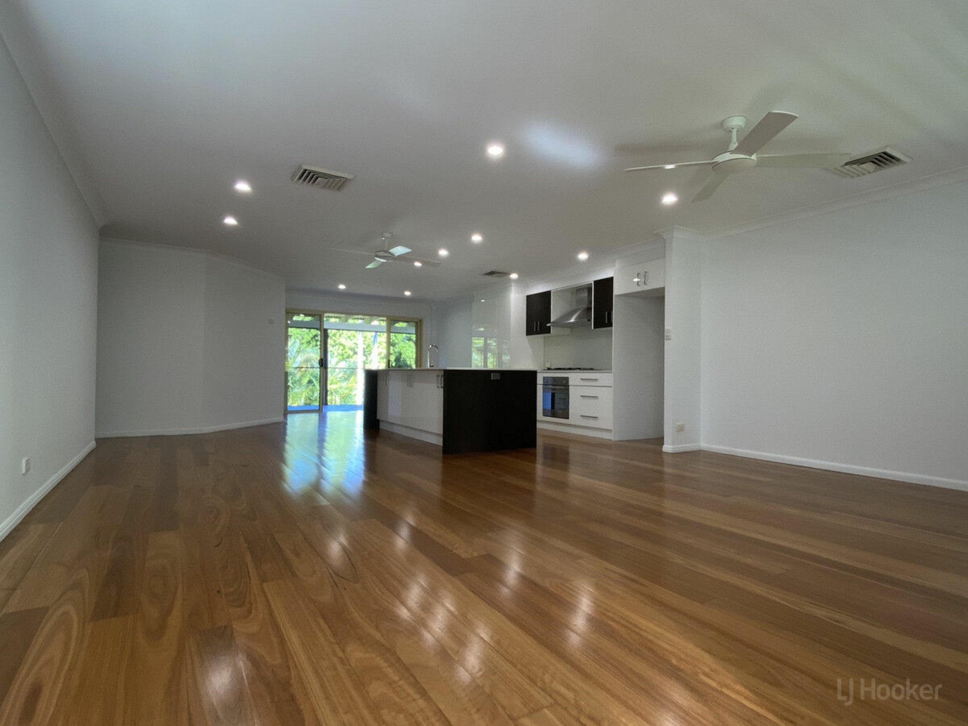 33 Jingella Street, HOPE ISLAND