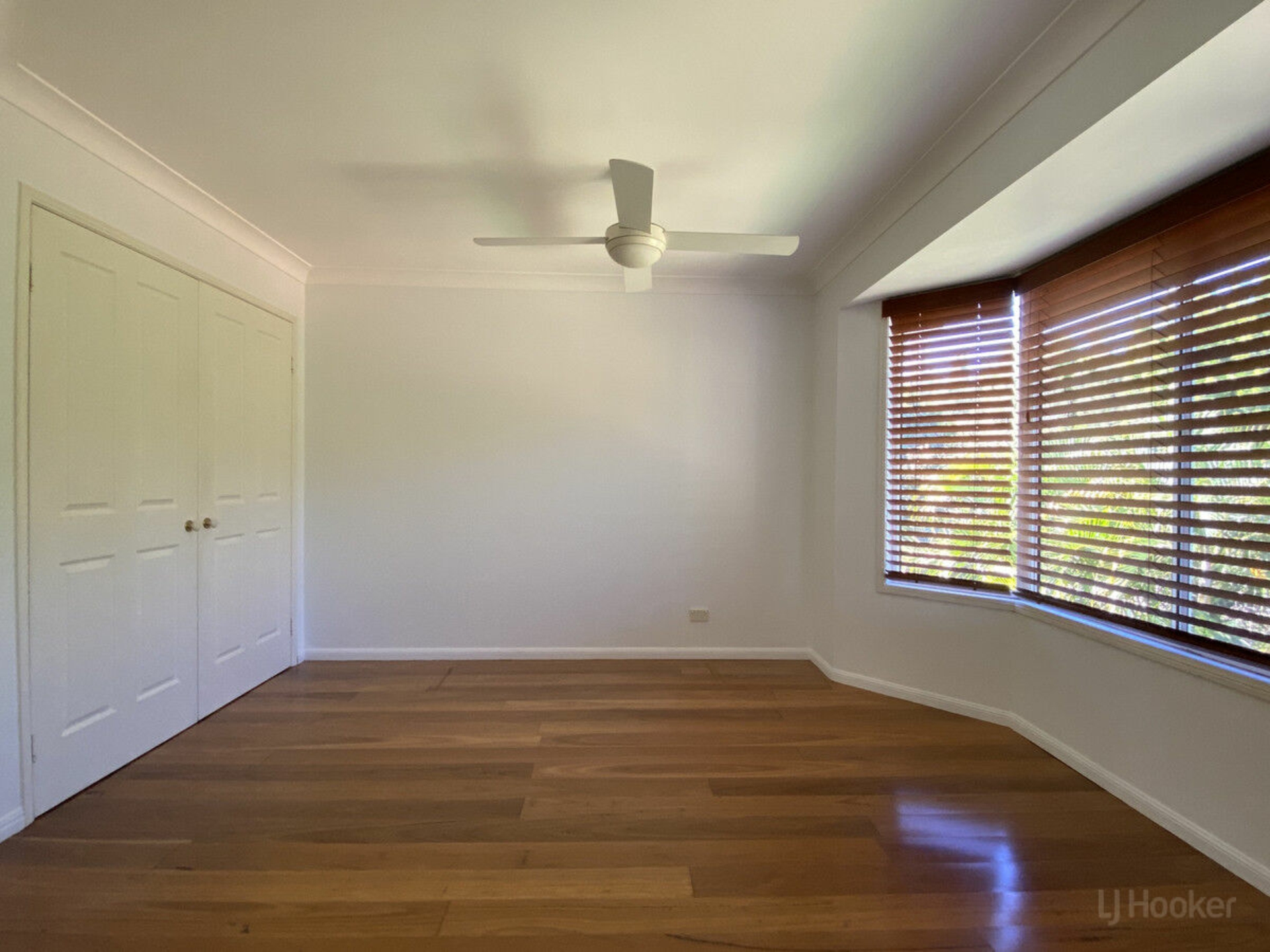 33 Jingella Street, HOPE ISLAND