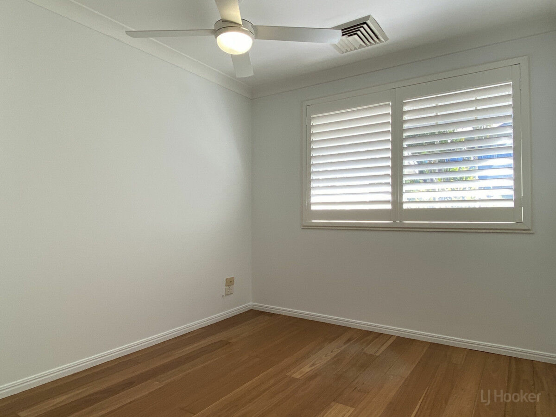 33 Jingella Street, HOPE ISLAND