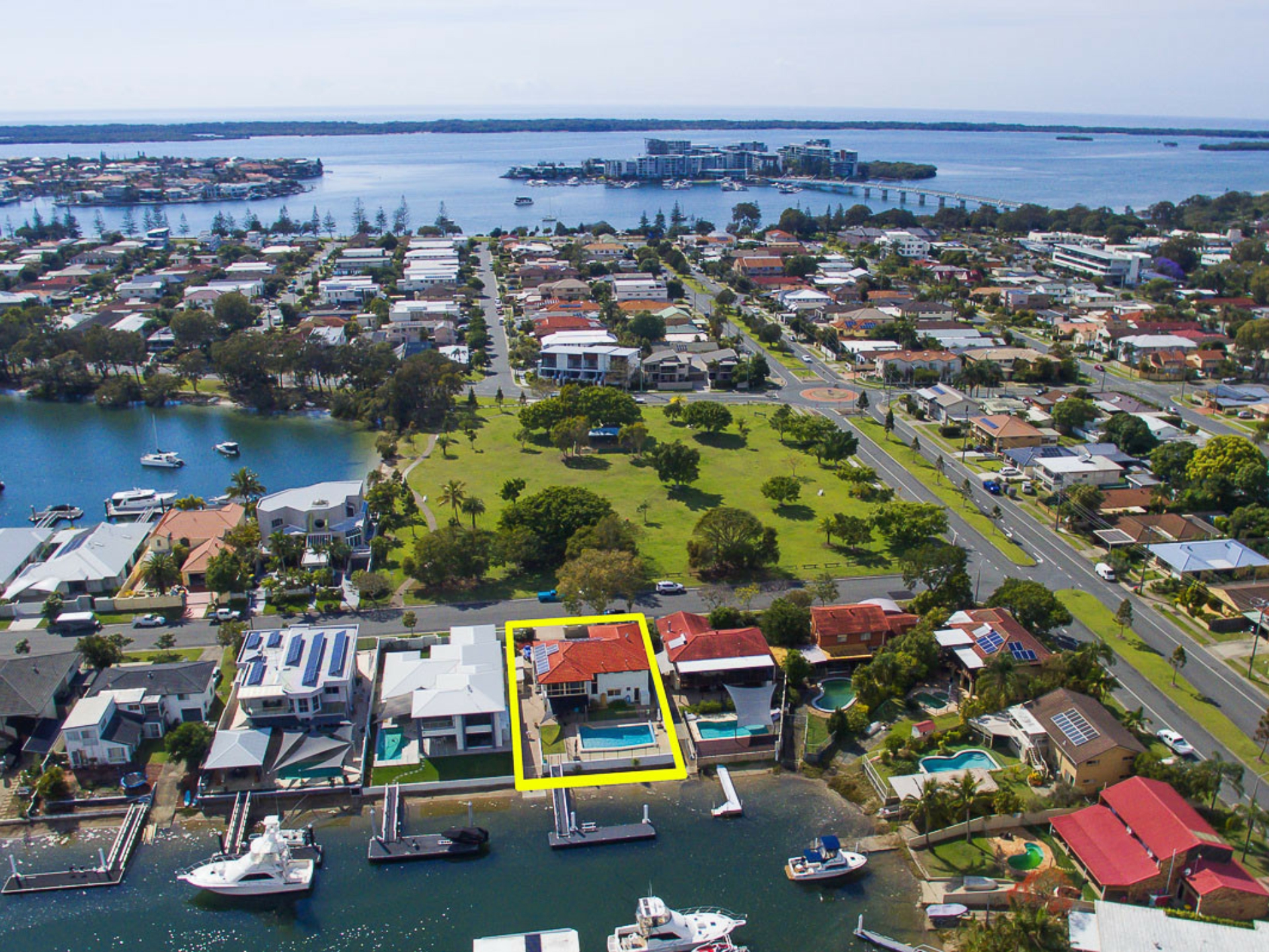 50 Lindsay Parade, PARADISE POINT