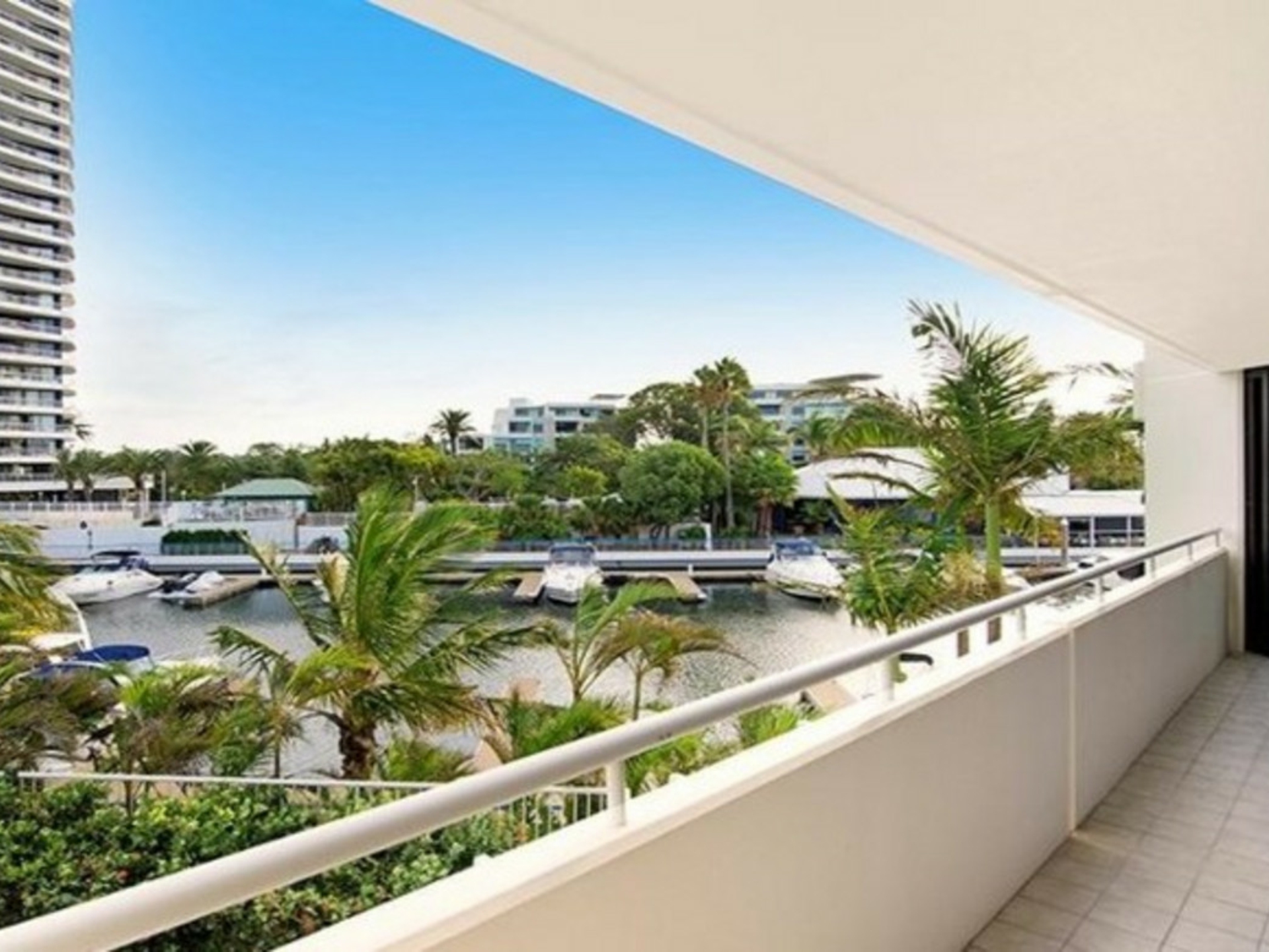 3/7 Oatland Esplanade Runaway Bay QLD Property Details LJ Hooker