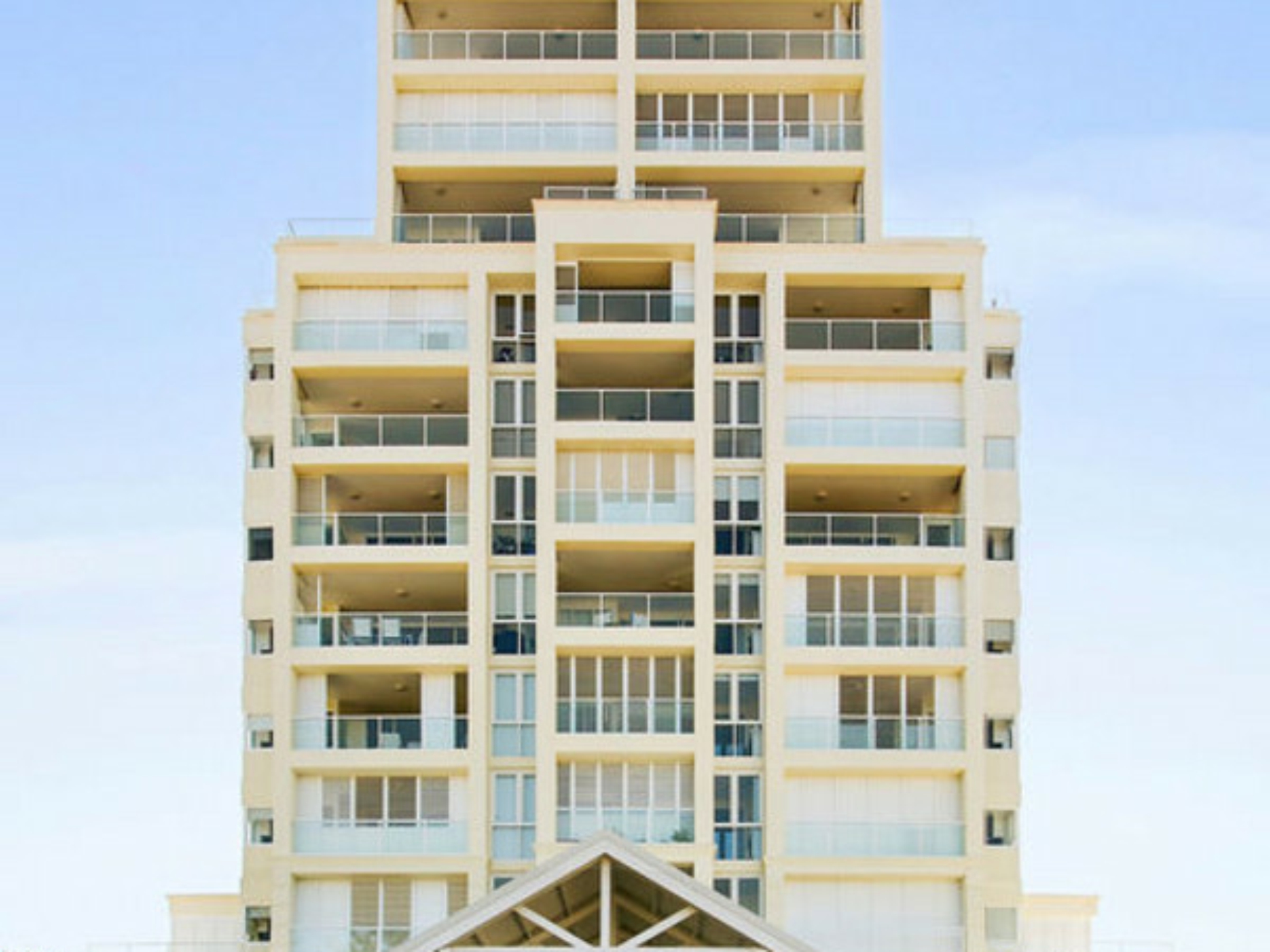 301/212-214 Marine Parade, LABRADOR