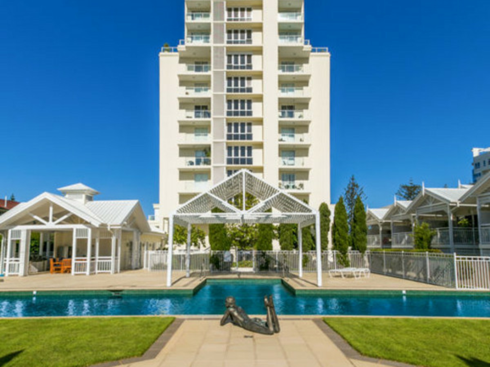 301/212-214 Marine Parade, LABRADOR