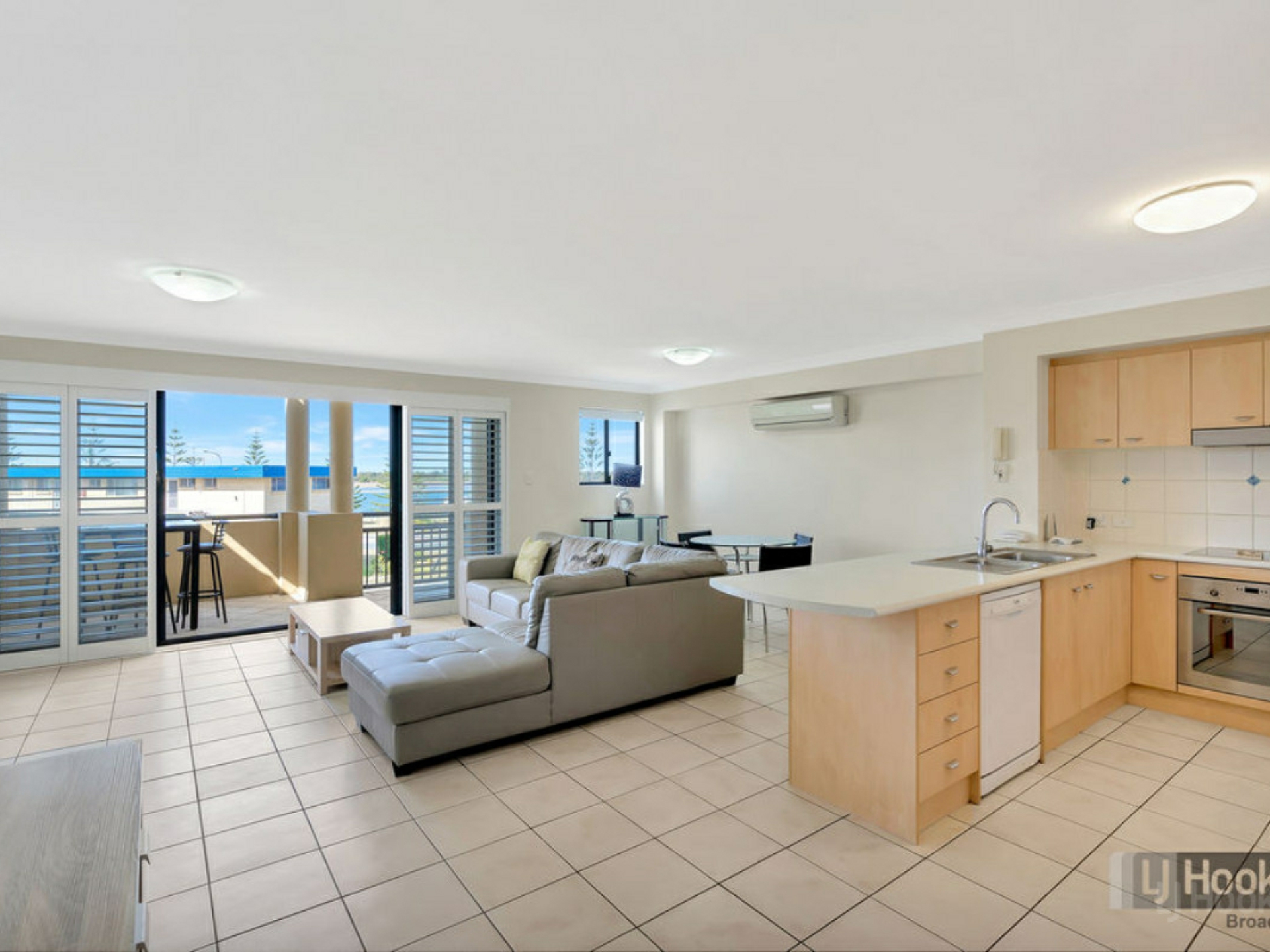 315/392 Marine Parade, LABRADOR