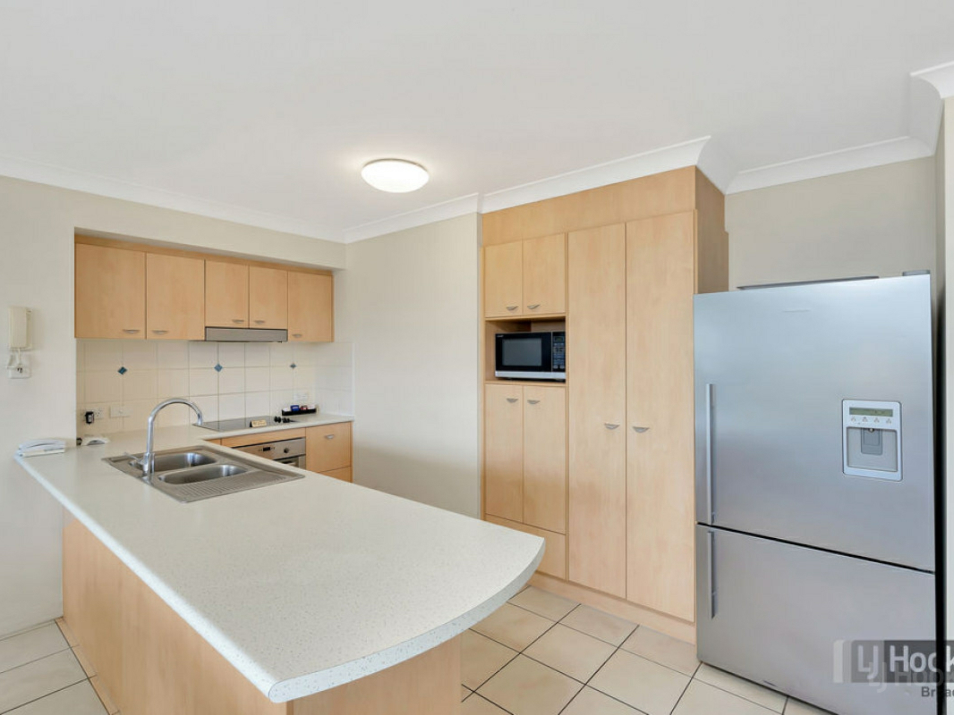 315/392 Marine Parade, LABRADOR