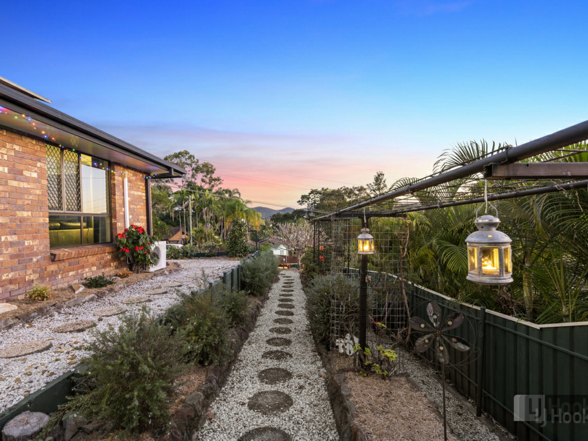 4 Equinox Court, MUDGEERABA
