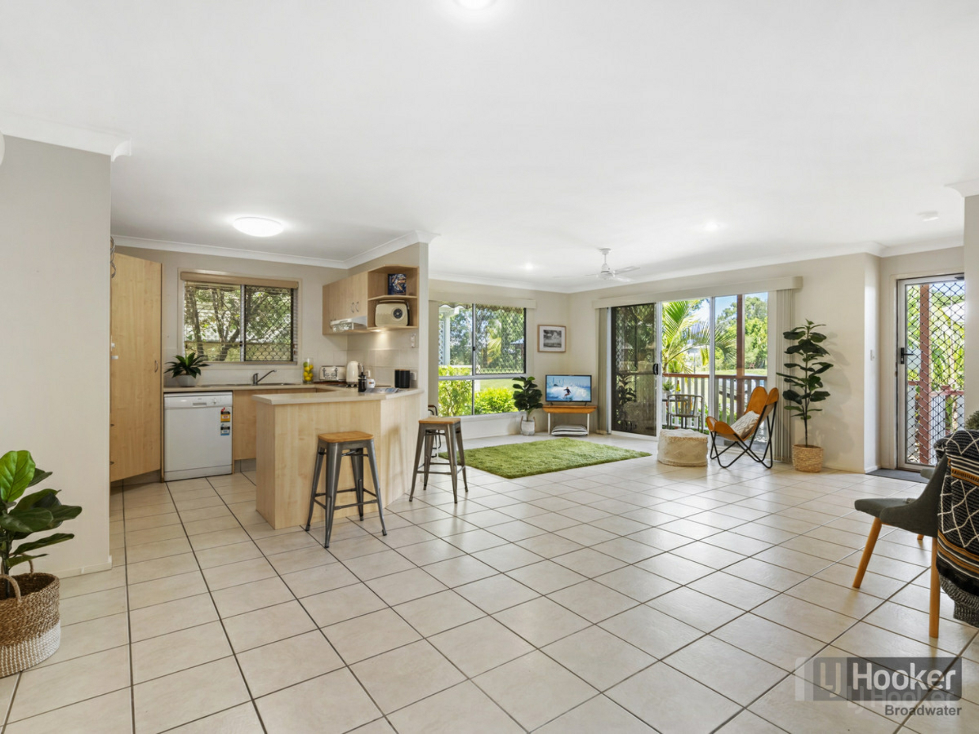22/11 Treasure Island Drive, BIGGERA WATERS
