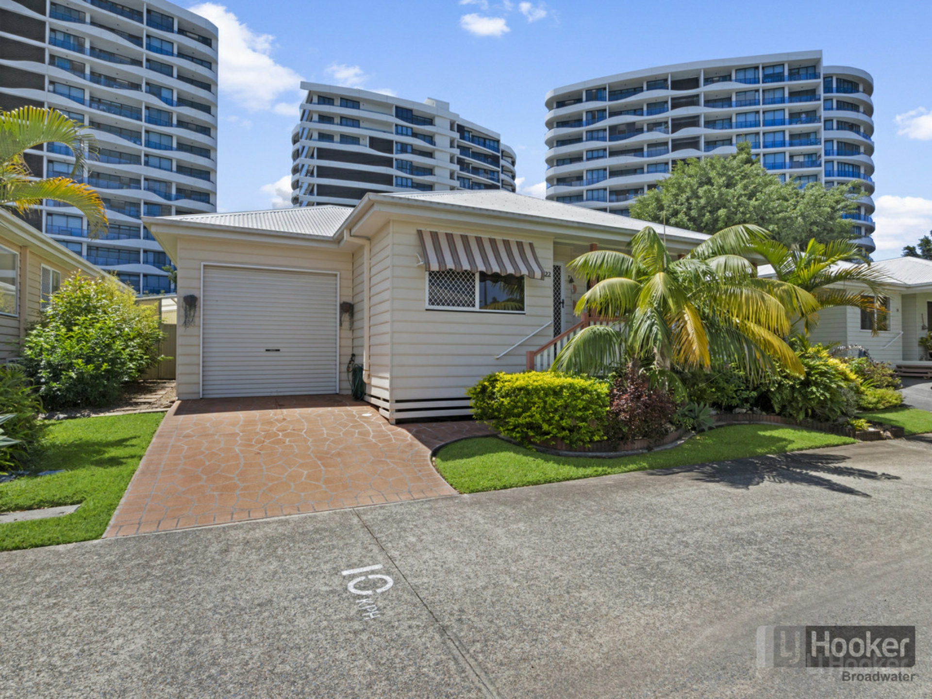 22/11 Treasure Island Drive, BIGGERA WATERS