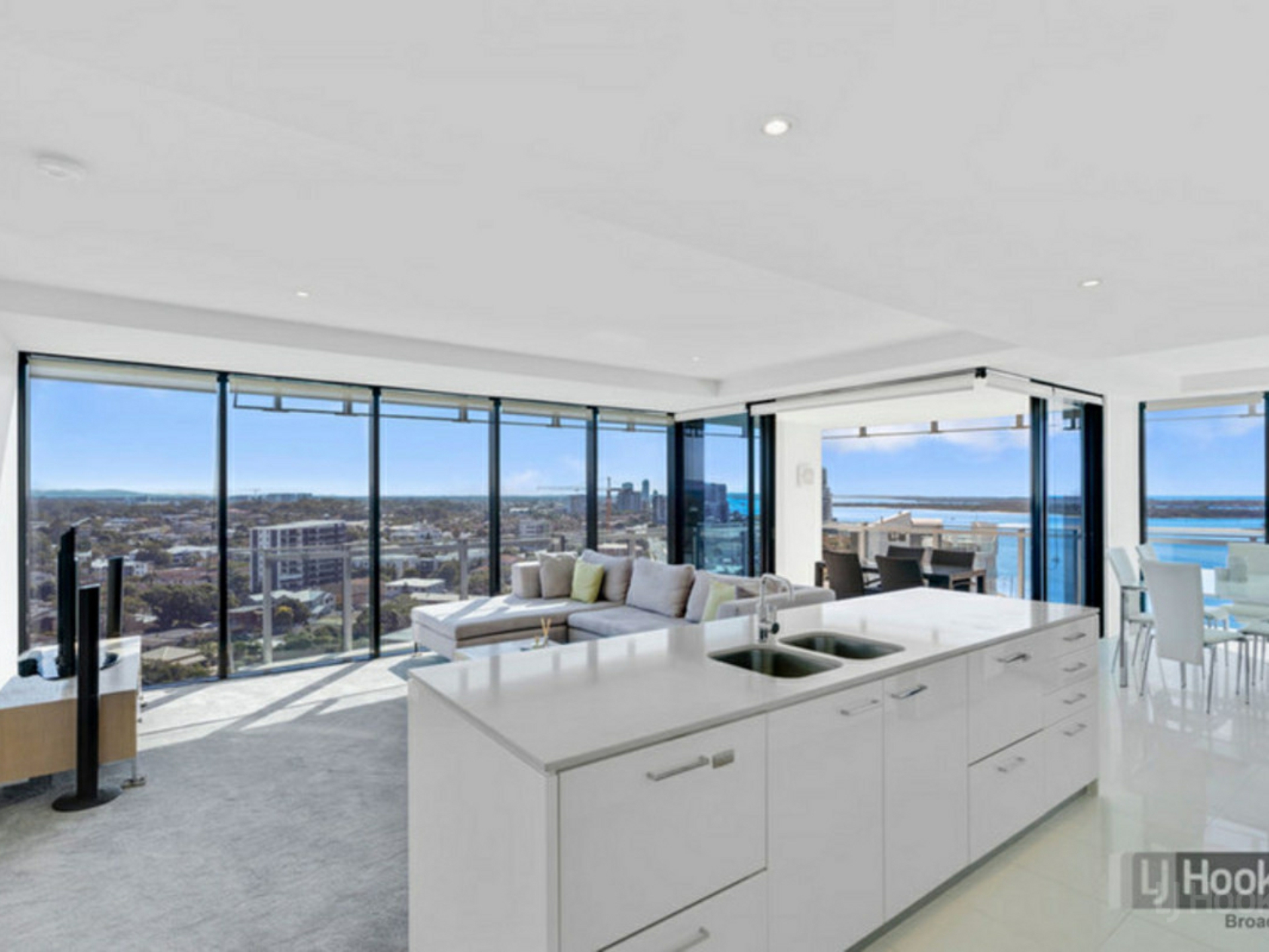 1001/230 Marine Parade, LABRADOR