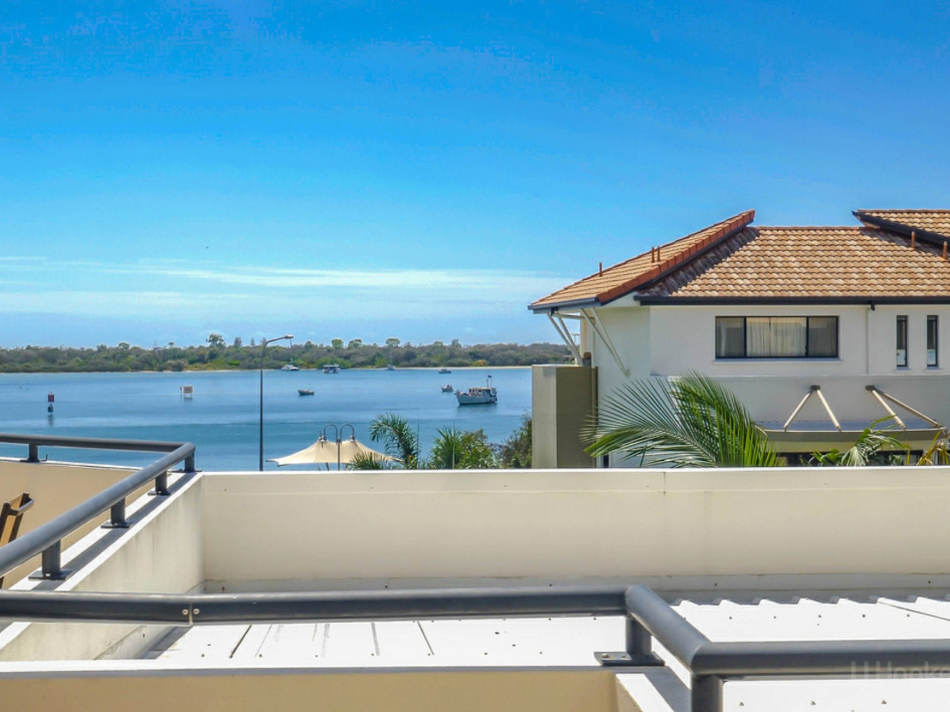 307/392 Marine Parade, LABRADOR