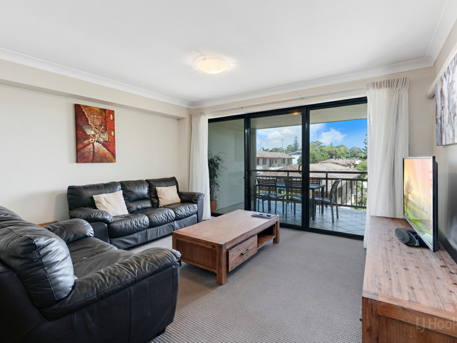 307/392 Marine Parade, LABRADOR