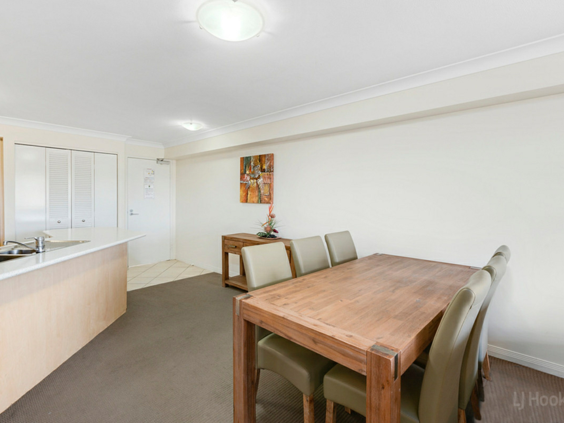 307/392 Marine Parade, LABRADOR