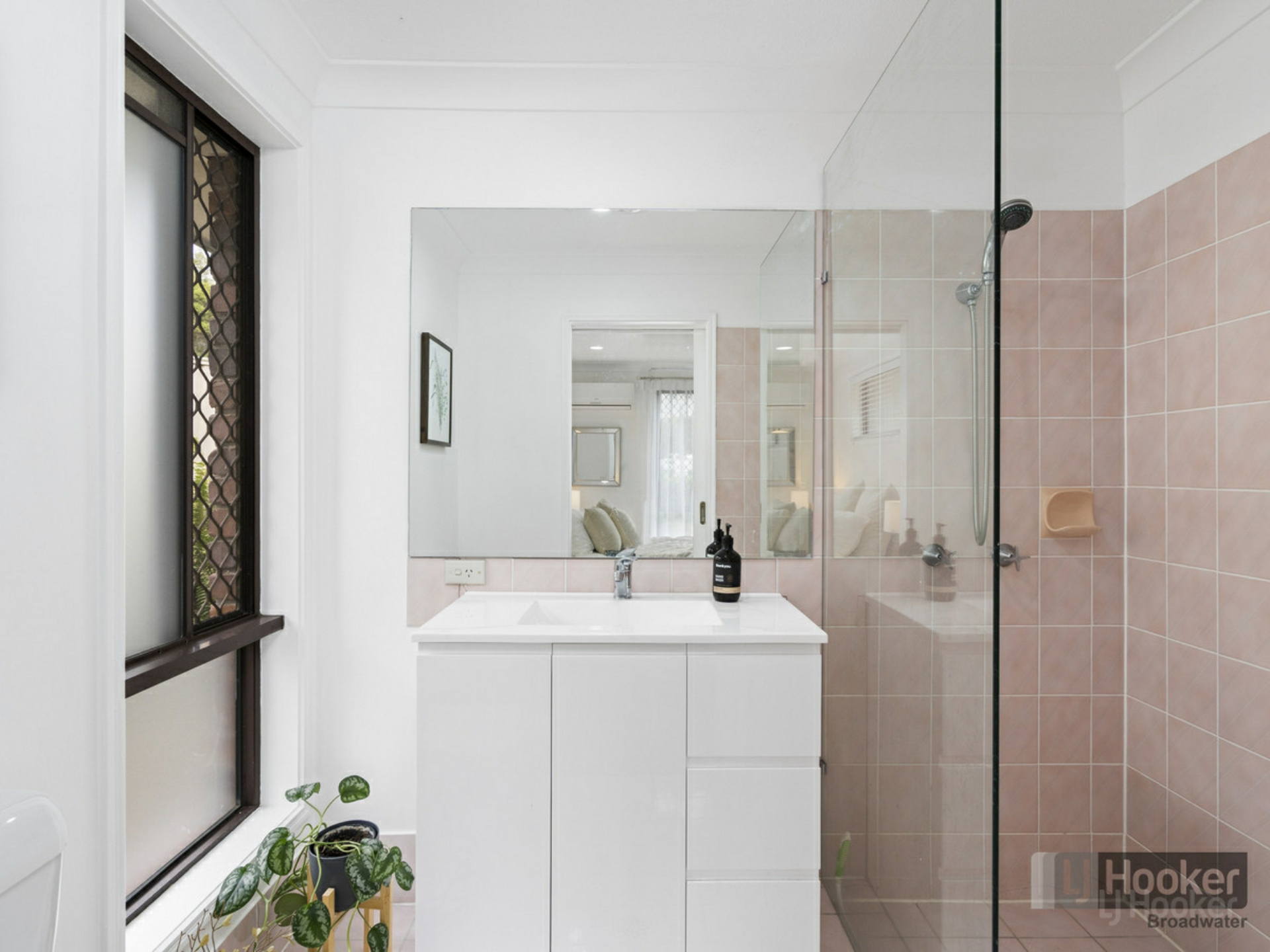 6 Batchworth Road, MOLENDINAR