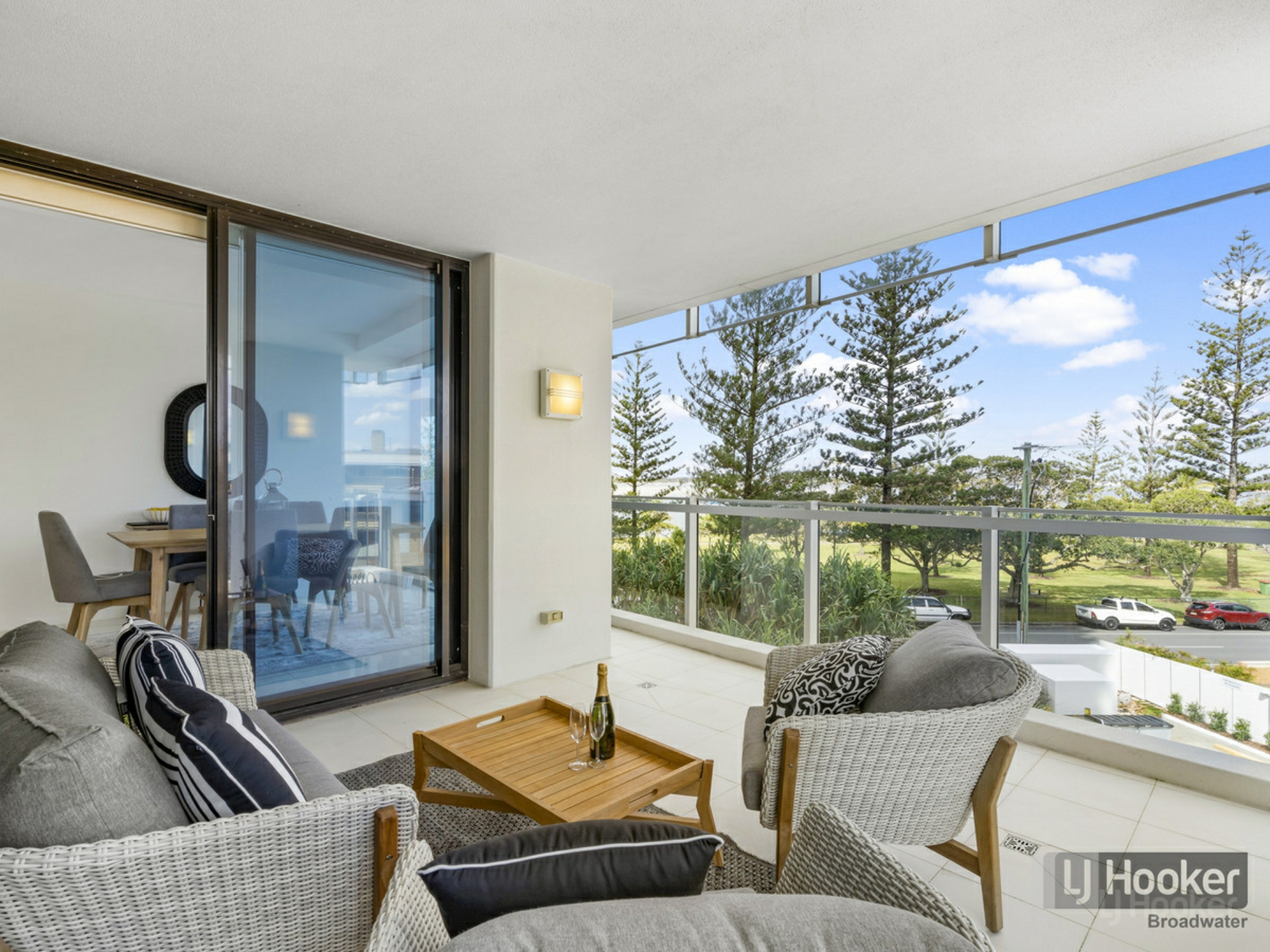 305/230 Marine Parade, LABRADOR
