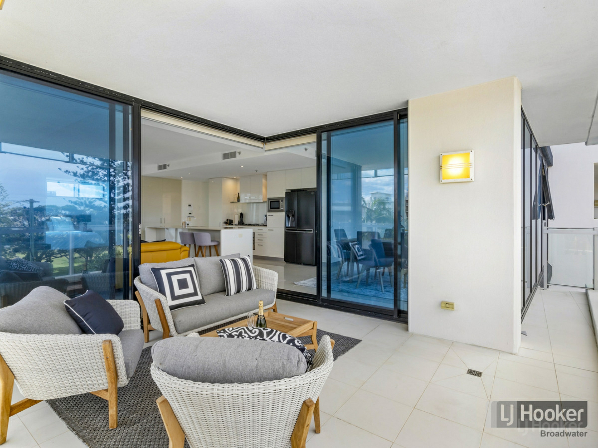 305/230 Marine Parade, LABRADOR