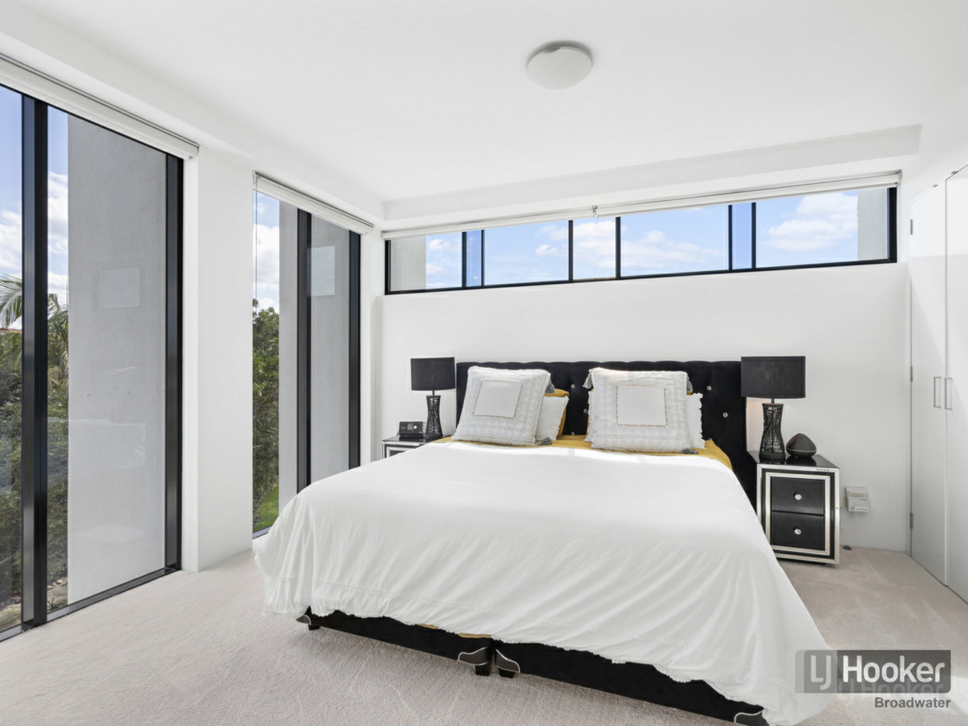 305/230 Marine Parade, LABRADOR