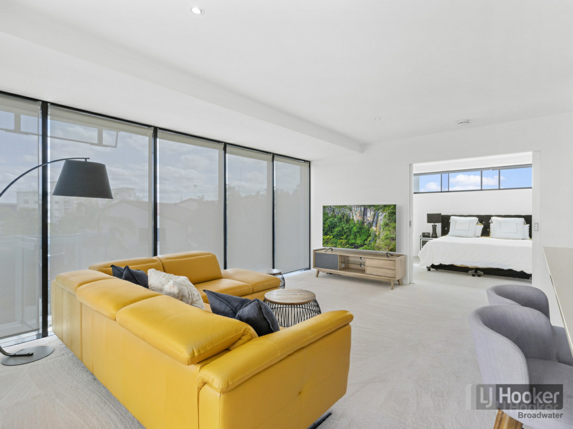 305/230 Marine Parade, LABRADOR
