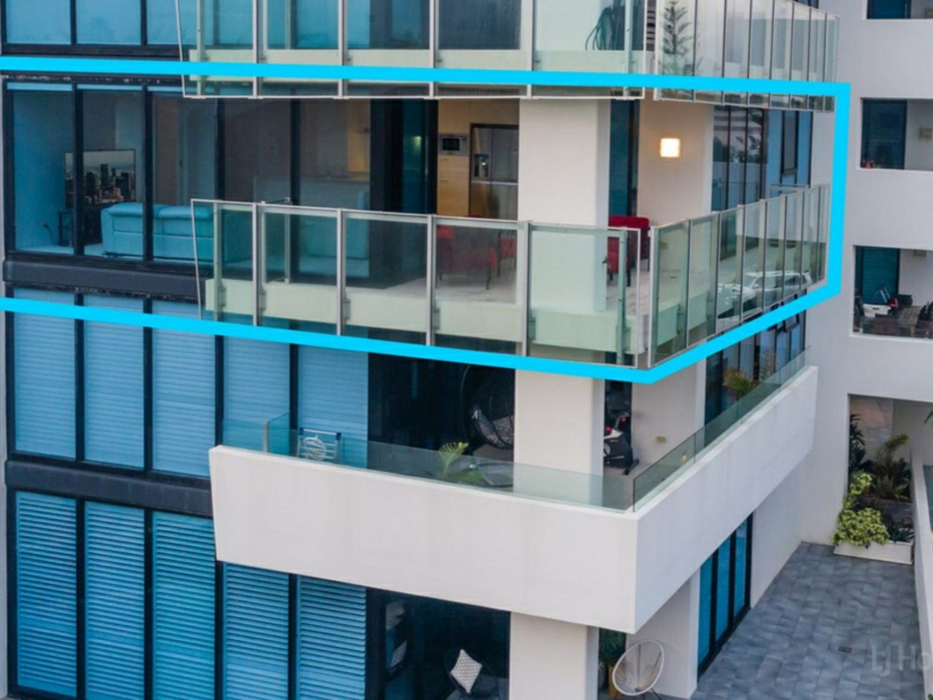 305/230 Marine Parade, LABRADOR