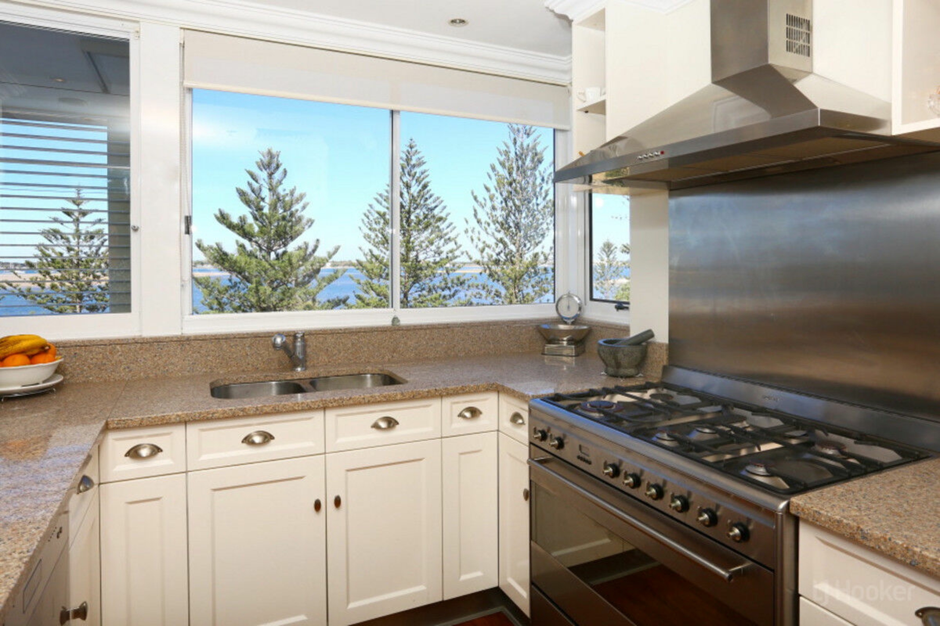 501/212-214 Marine Parade, LABRADOR